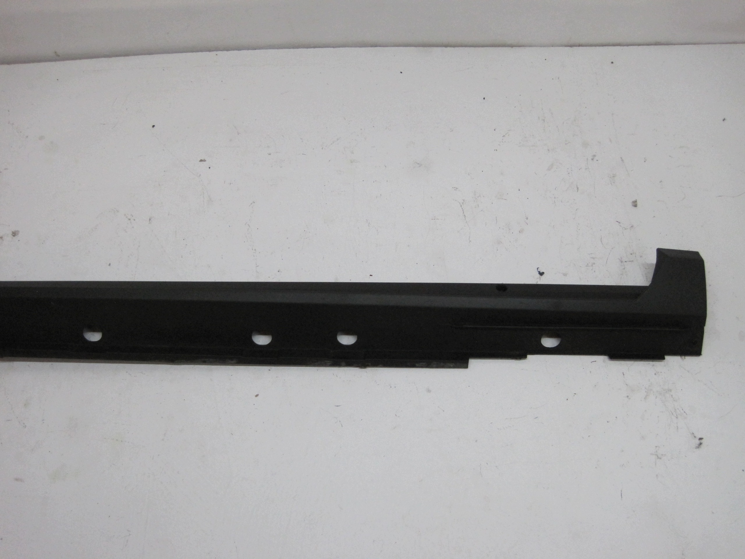cap moulding threshold TOYOTA YARIS CROSS right
