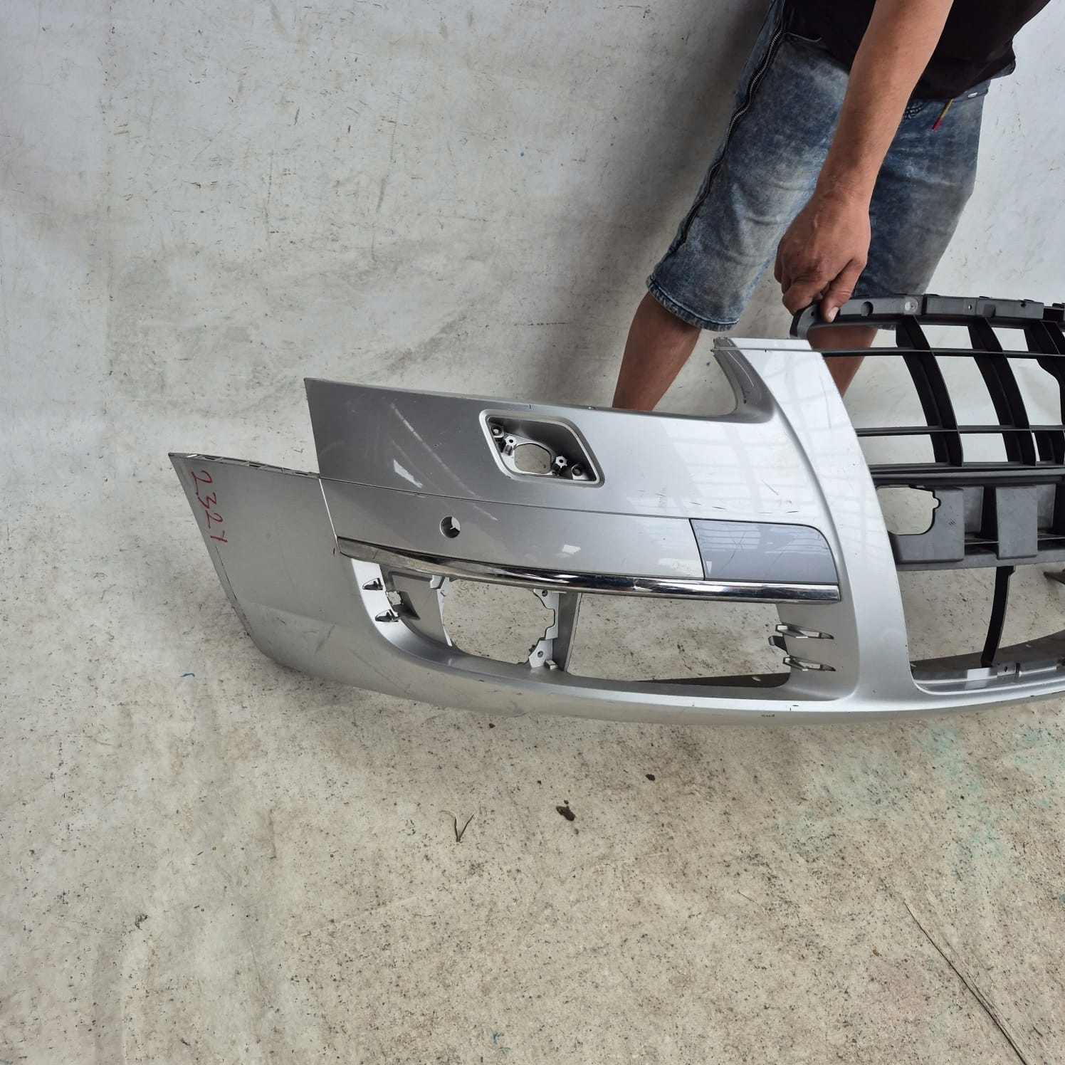 AUDI A6 C6 4F 4F0 04-08 bumper front front PDC SPR 4F0807437E