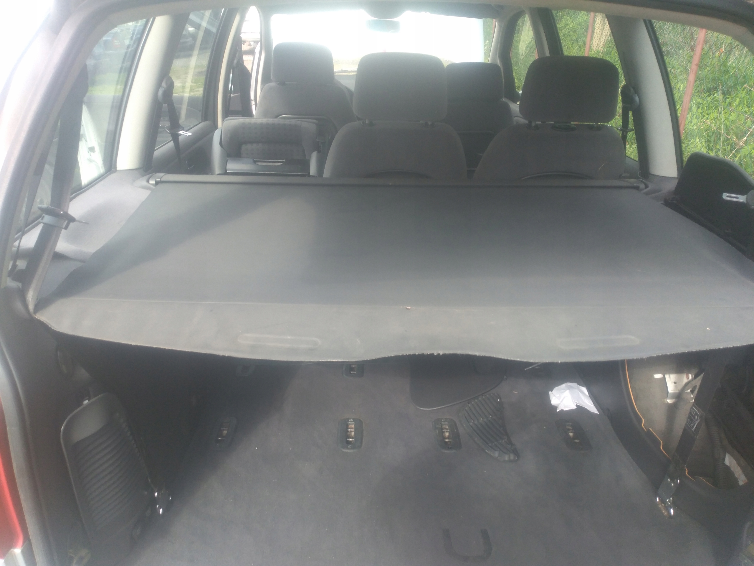 ROLETA BAGAŻNIKA VW SHARAN 7M3868791B