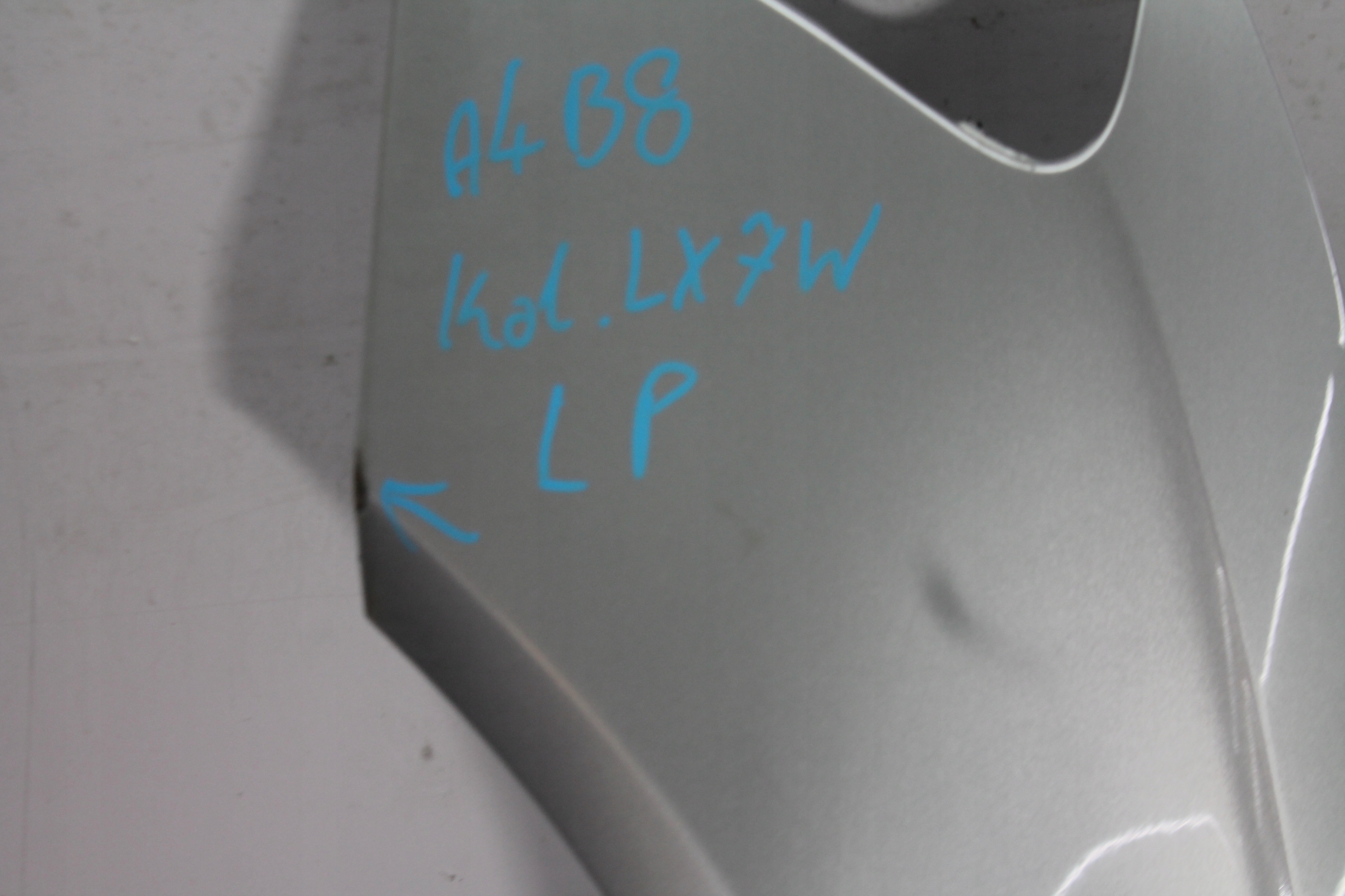 fender left front front AUDI A4 B8 LX7W 07-15