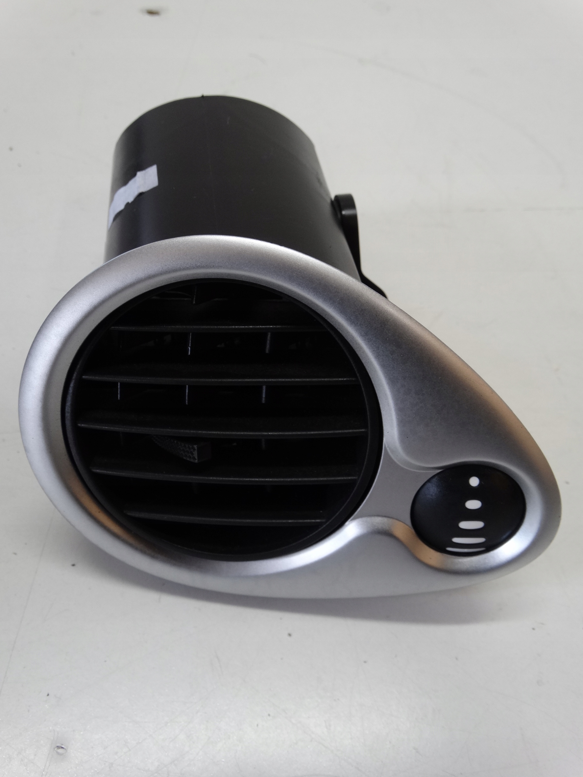 grid air conditioning devices left RENAULT CLIO III 220407