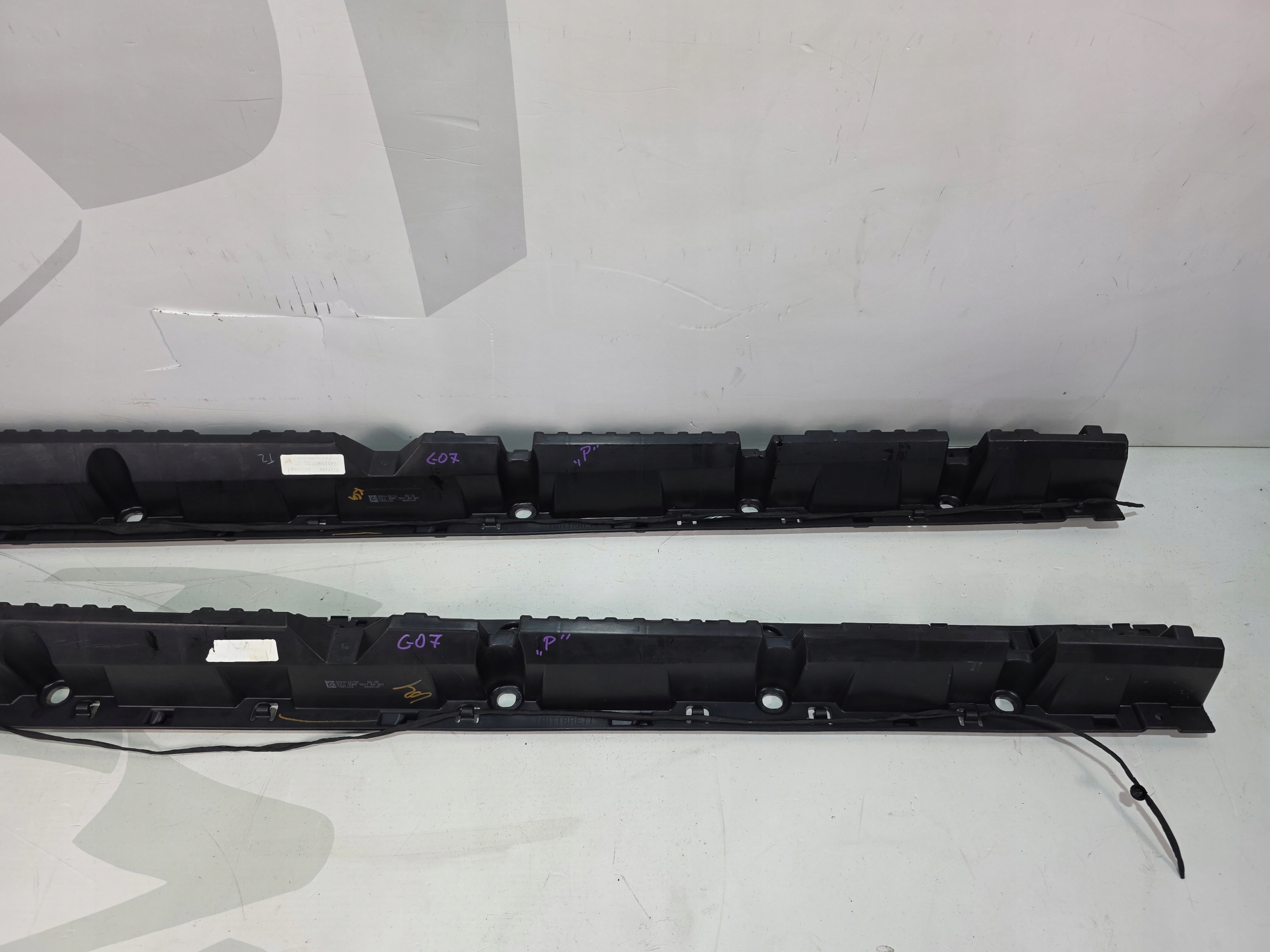 support holder mouldings PROGOWEJ right BMW X7 G07 LCI 7441118