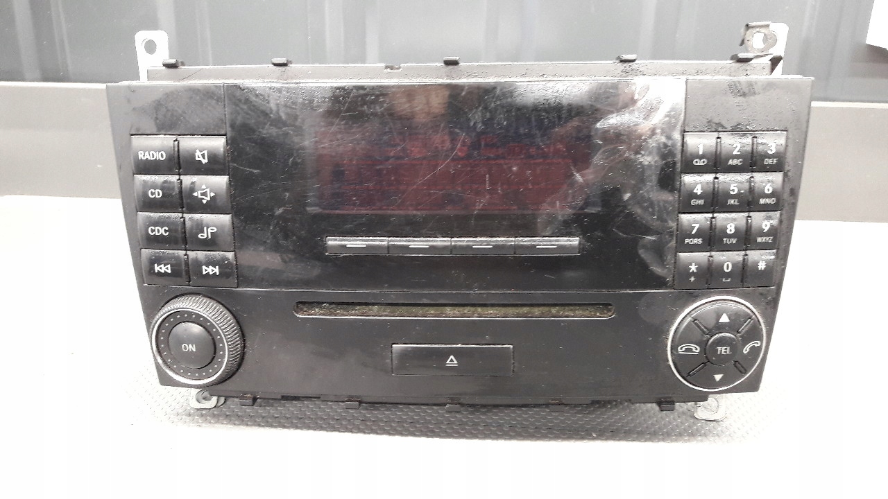 A2038704589 Radio CD MERCEDES C-KLASE W203