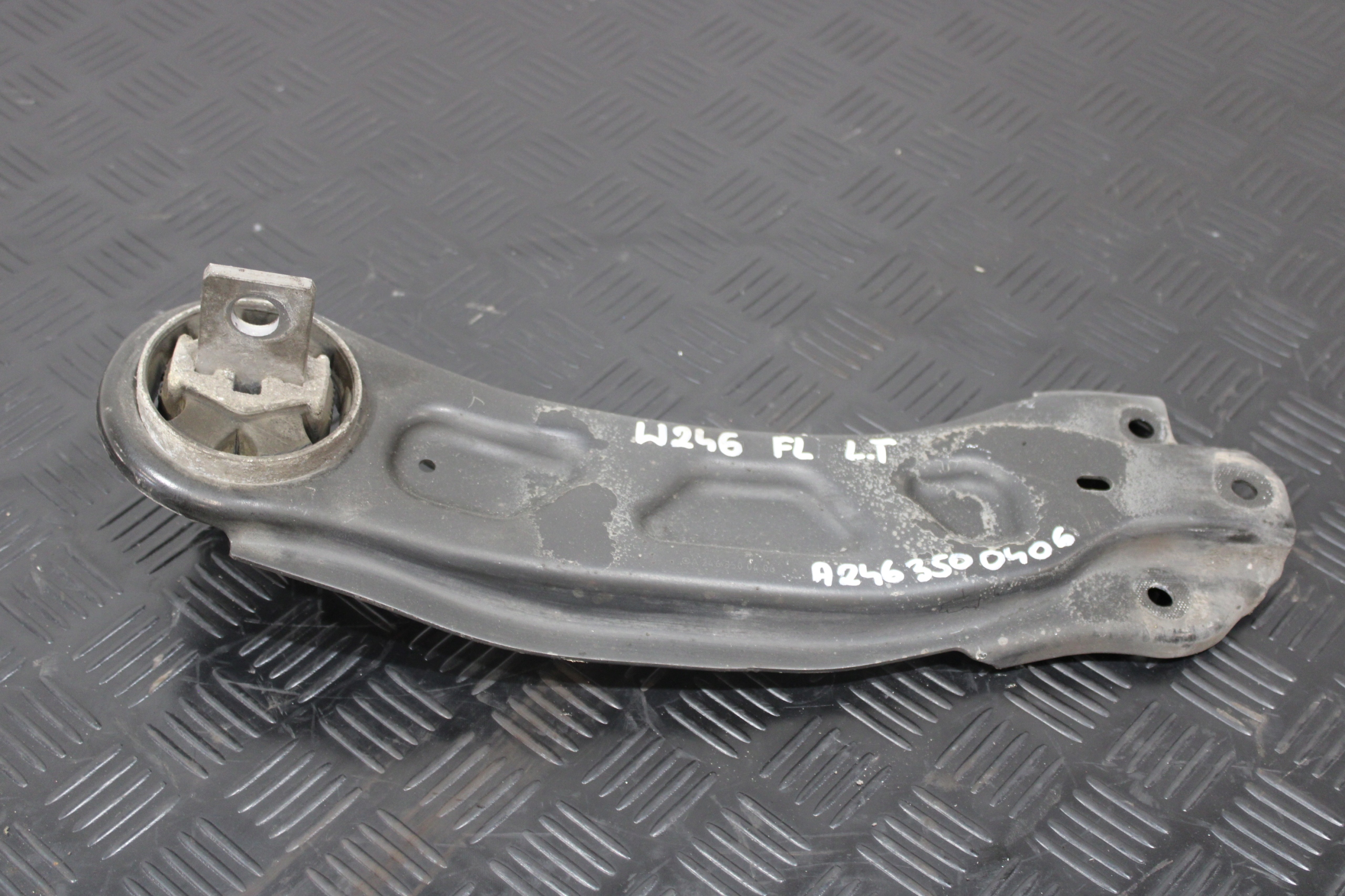 arm left rear part A2463500406 MERCEDES B-class W246 LIFT