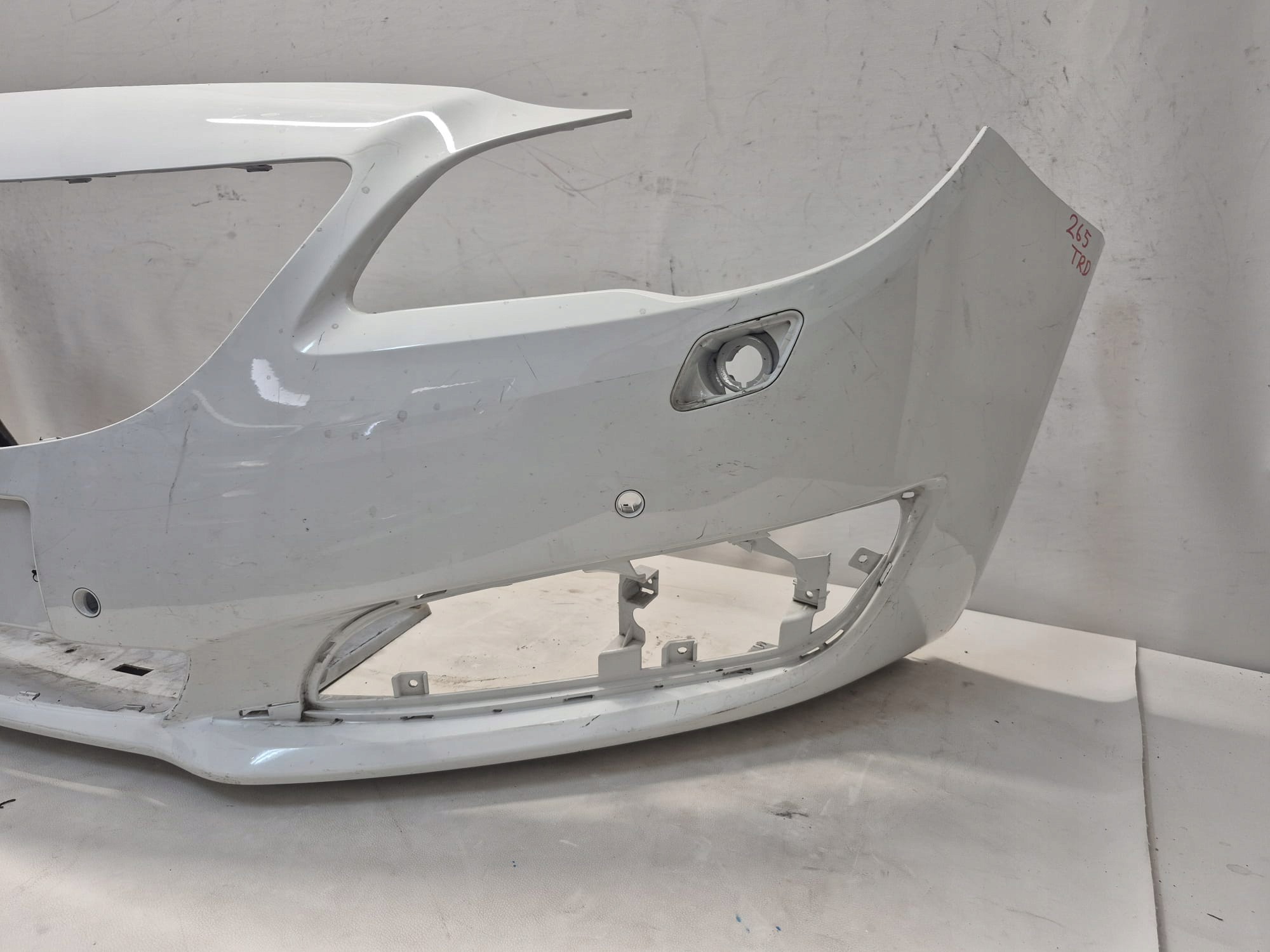 OPEL INSIGNIA A and 1 LIFT 13-17 bumper front front washer 4XPDC