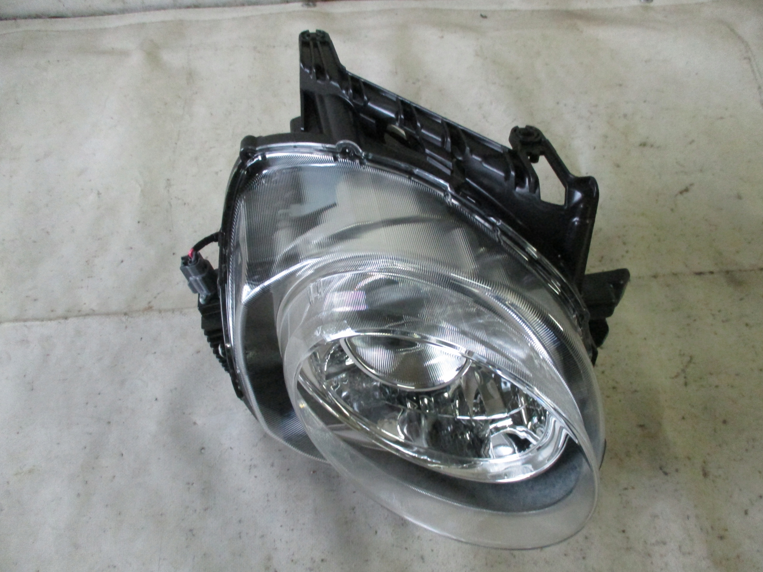 light right front Nissan Juke lift 14-19 Xenon new