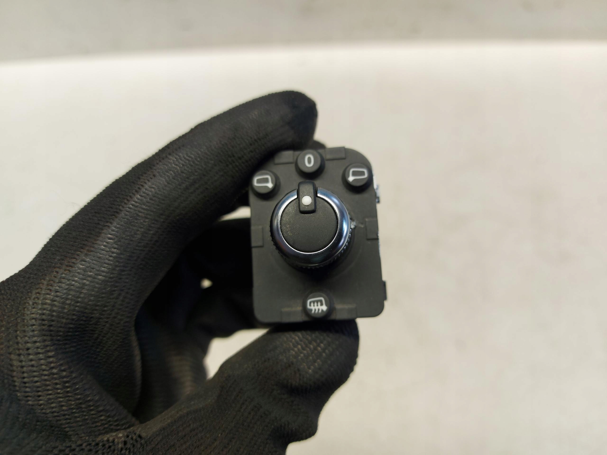 AUDI Q2 81A MIRROR CONTROL SWITCH 4M0959565S