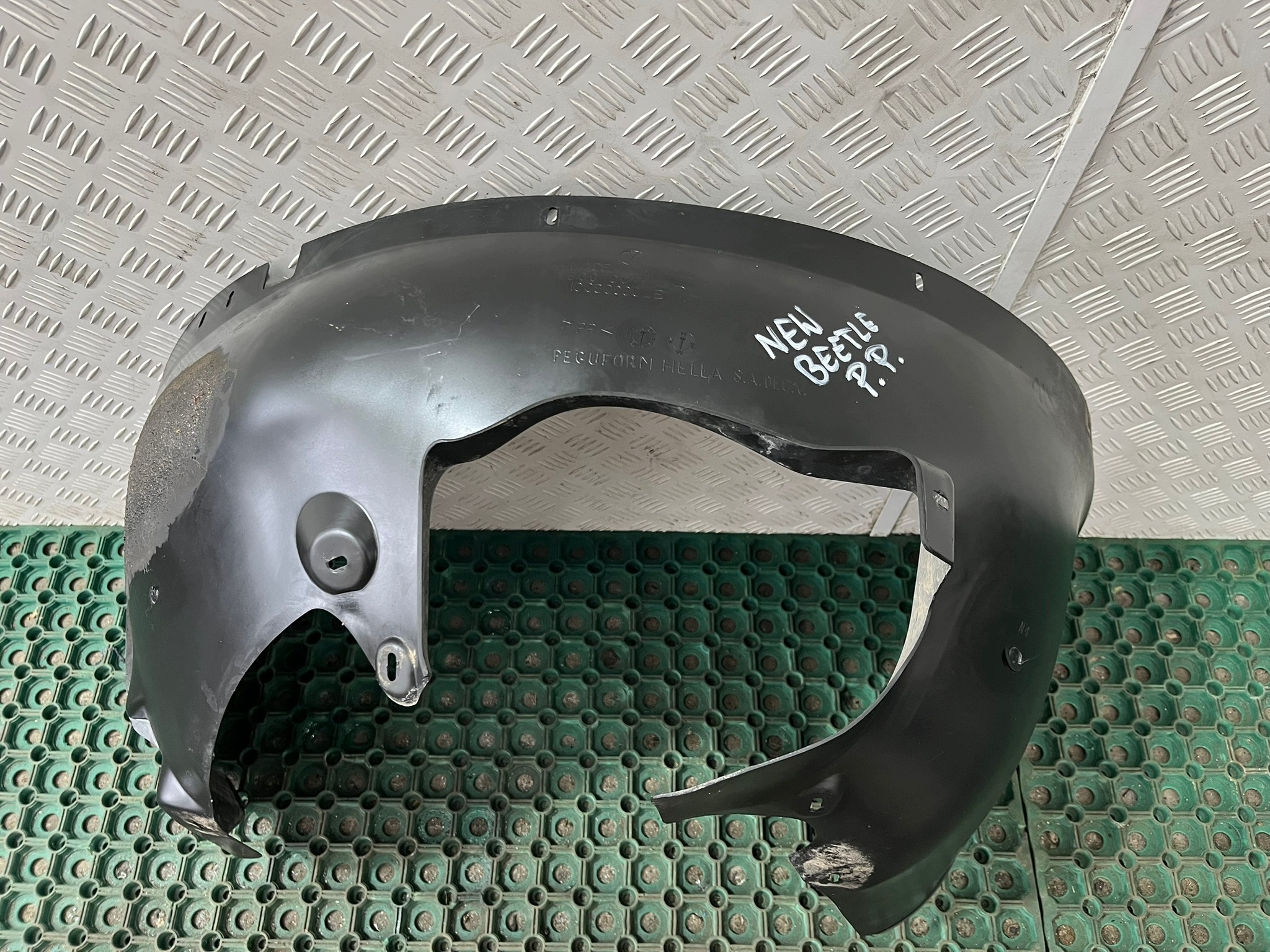 VW NEW BEETLE 1997-2010 1C0 mudguard front right front 1C0809962E OE
