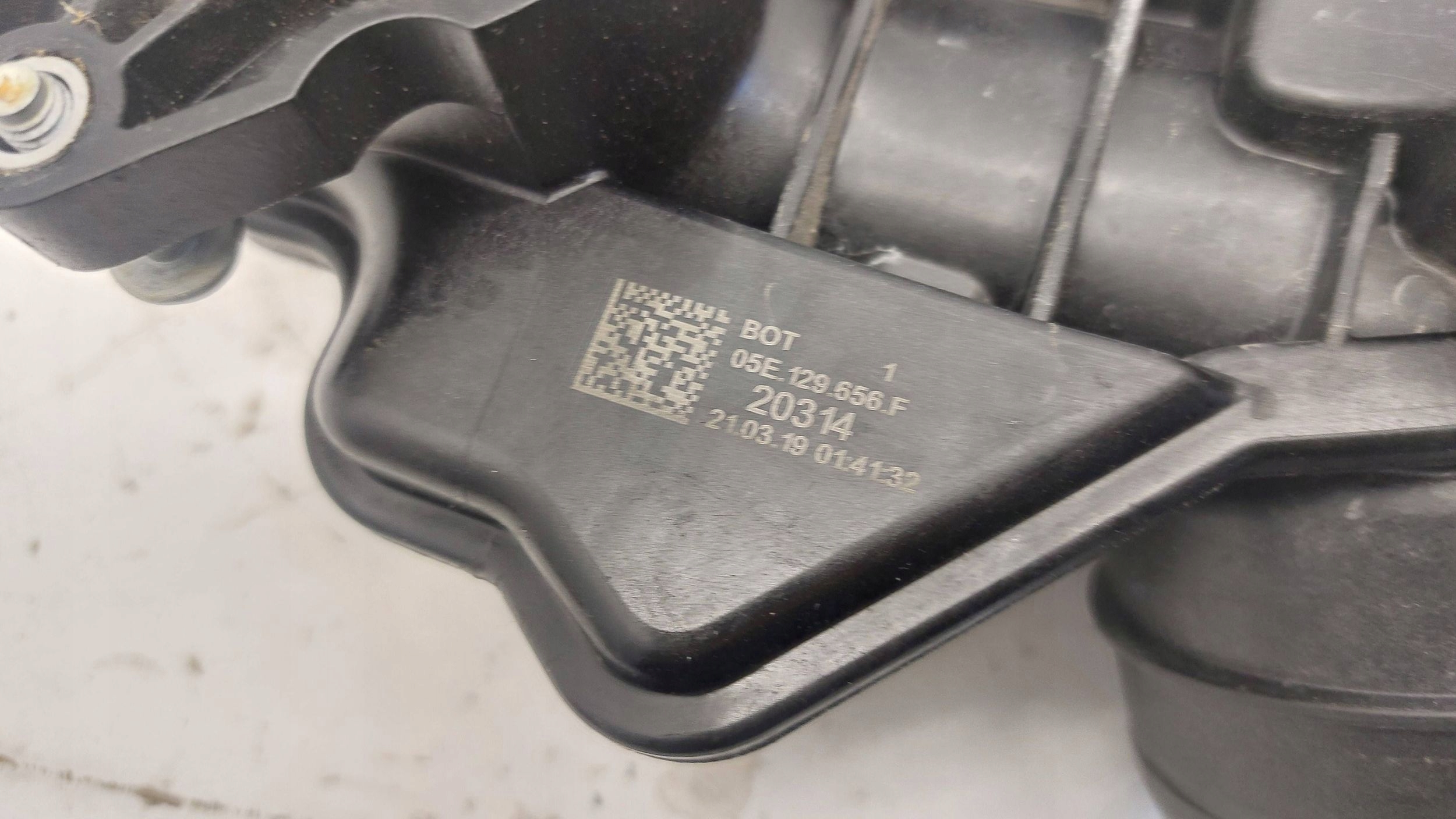 VW GOLF VIII ATECA KAROQ OCTAVIA IV 1.5 TSI REZONATOR pipe air 05E129