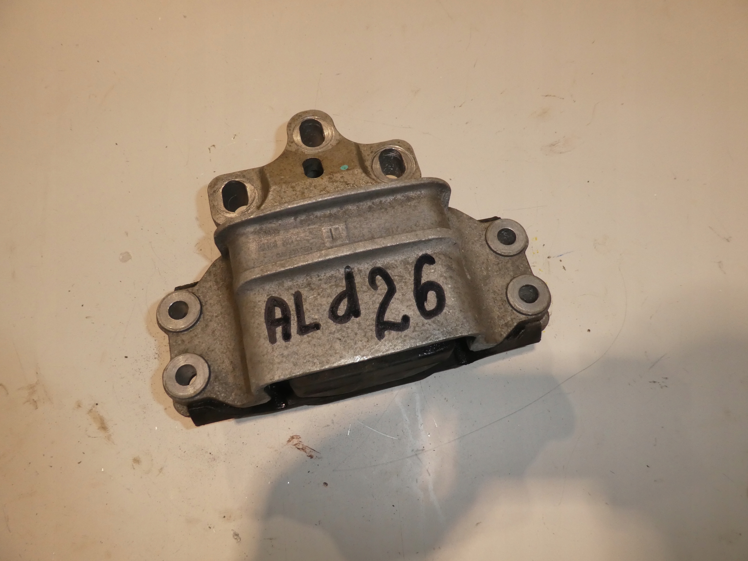 AUDI Q3 8U airbag supporto 8J0199555L