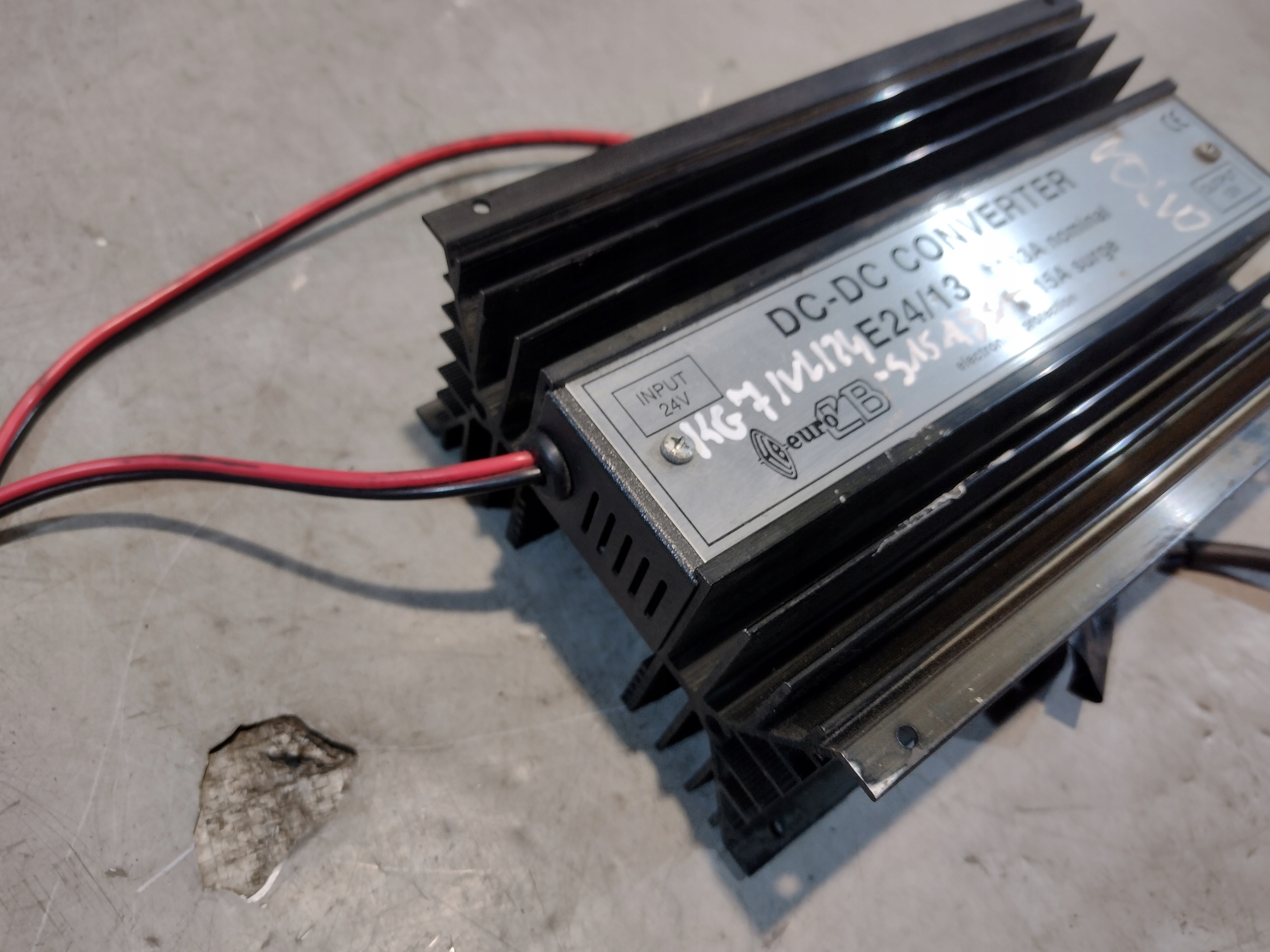 Konwerter di tensione 24V/12V