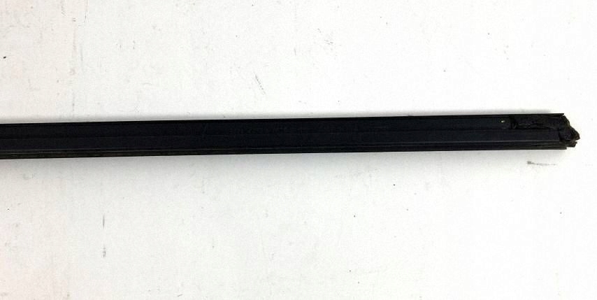 Chrysler Pacifica 2018-25 zbierak gasket windows right front