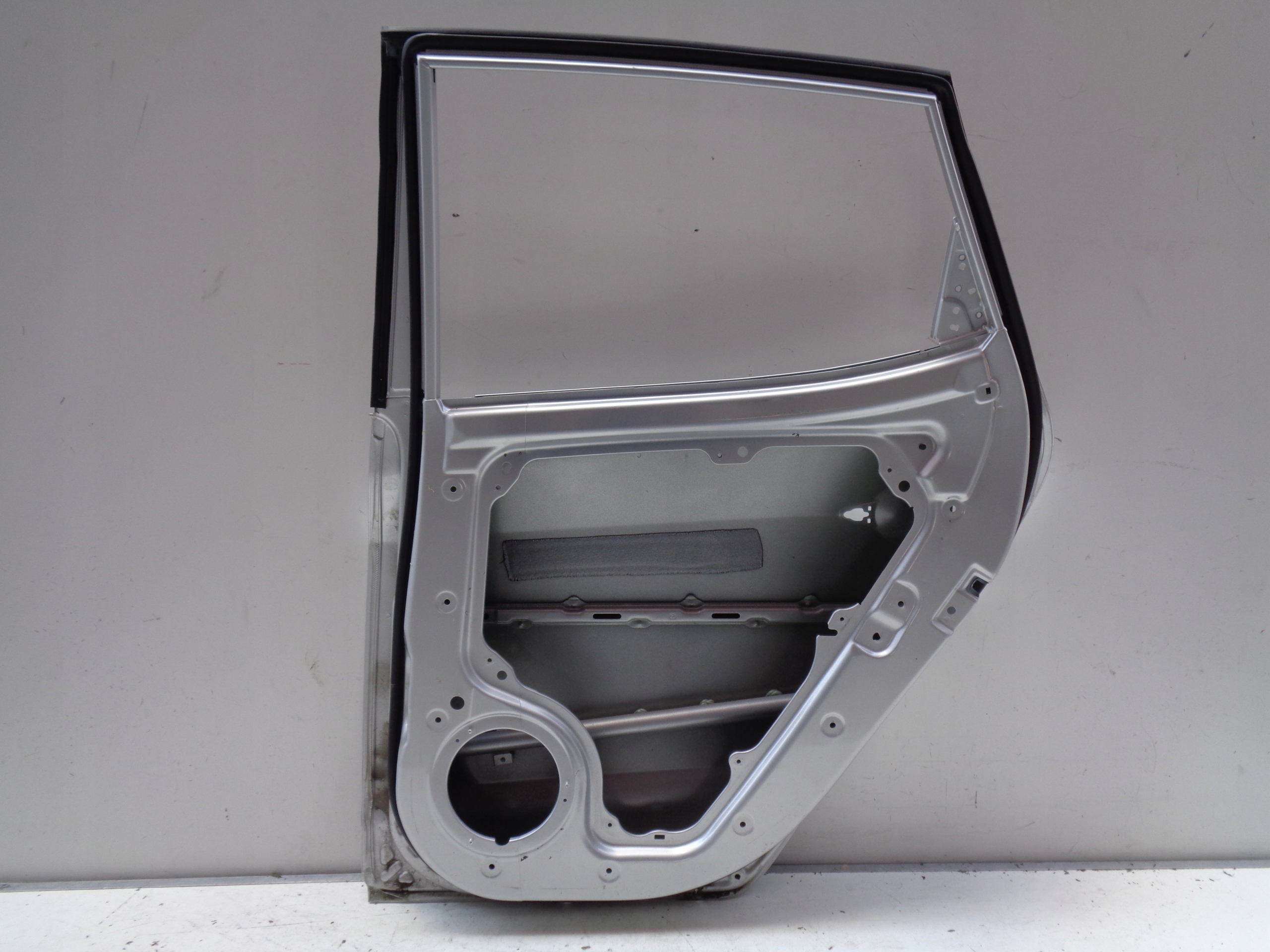 door right rear. HYUNDAI IX20 10- NR 35797