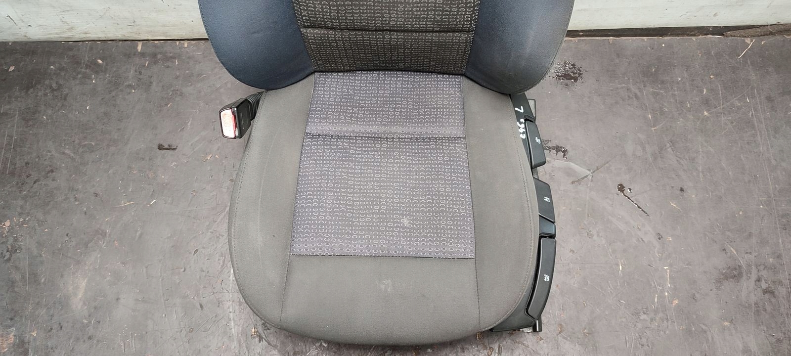 seat front left driver´s BMW E46 2,2 LIFT