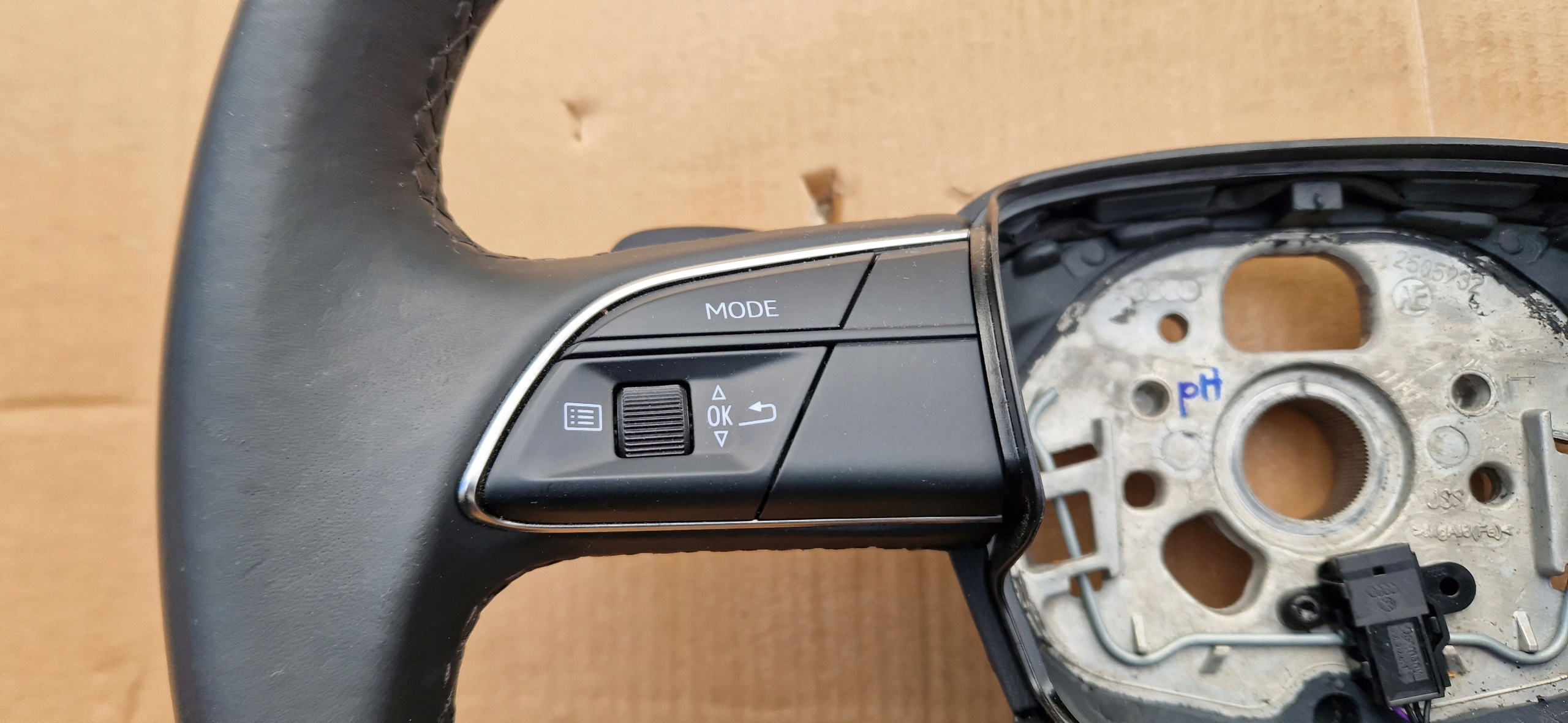 steering wheel, AUDI Q5 80A419091CA as new original leather