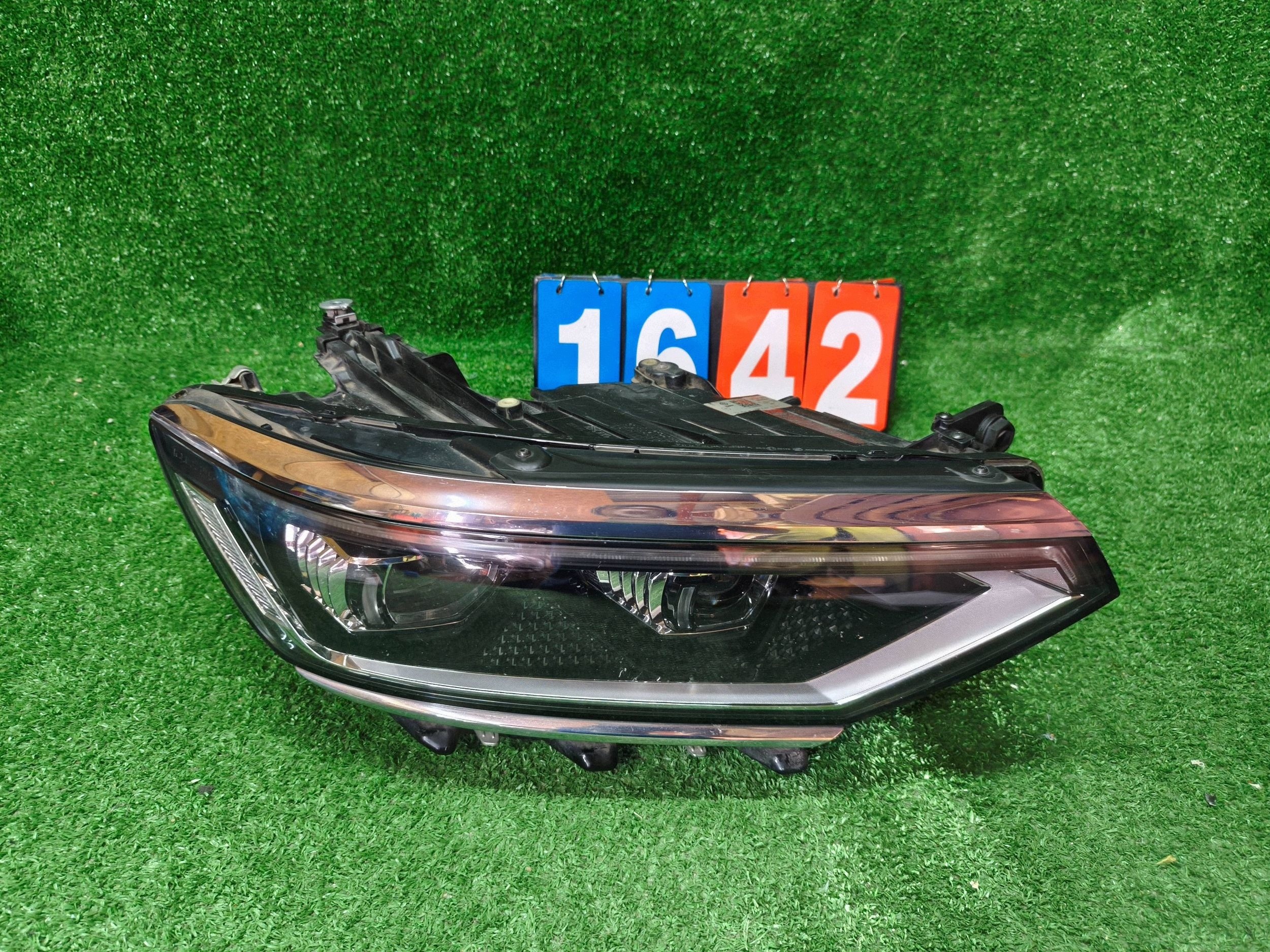 REFLEKTOR right front VW PASSAT B8 19- LIFT IQ LIGHT NR.1642