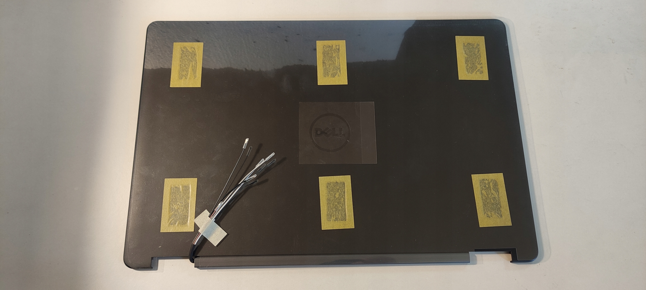 Klapka snímače 3V140 Dell Latitude E5570