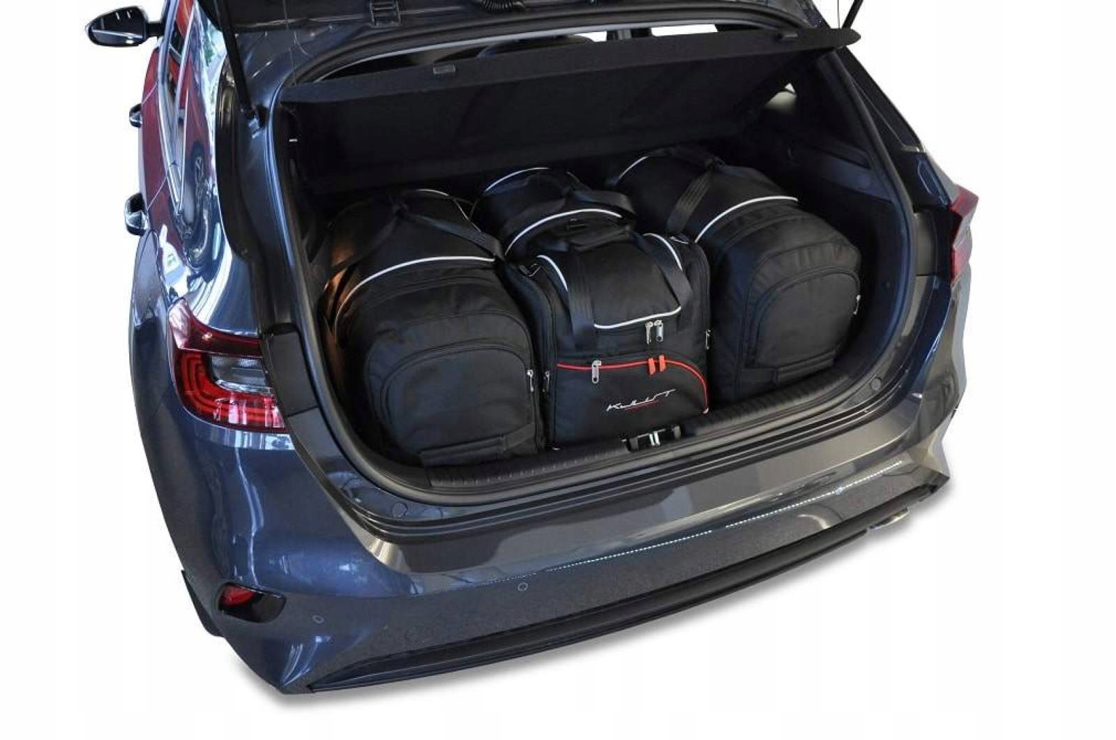 J&j Automotive Sada 4ks cestovných tašiek Aero pre Kia Cee'd Hatchback 201