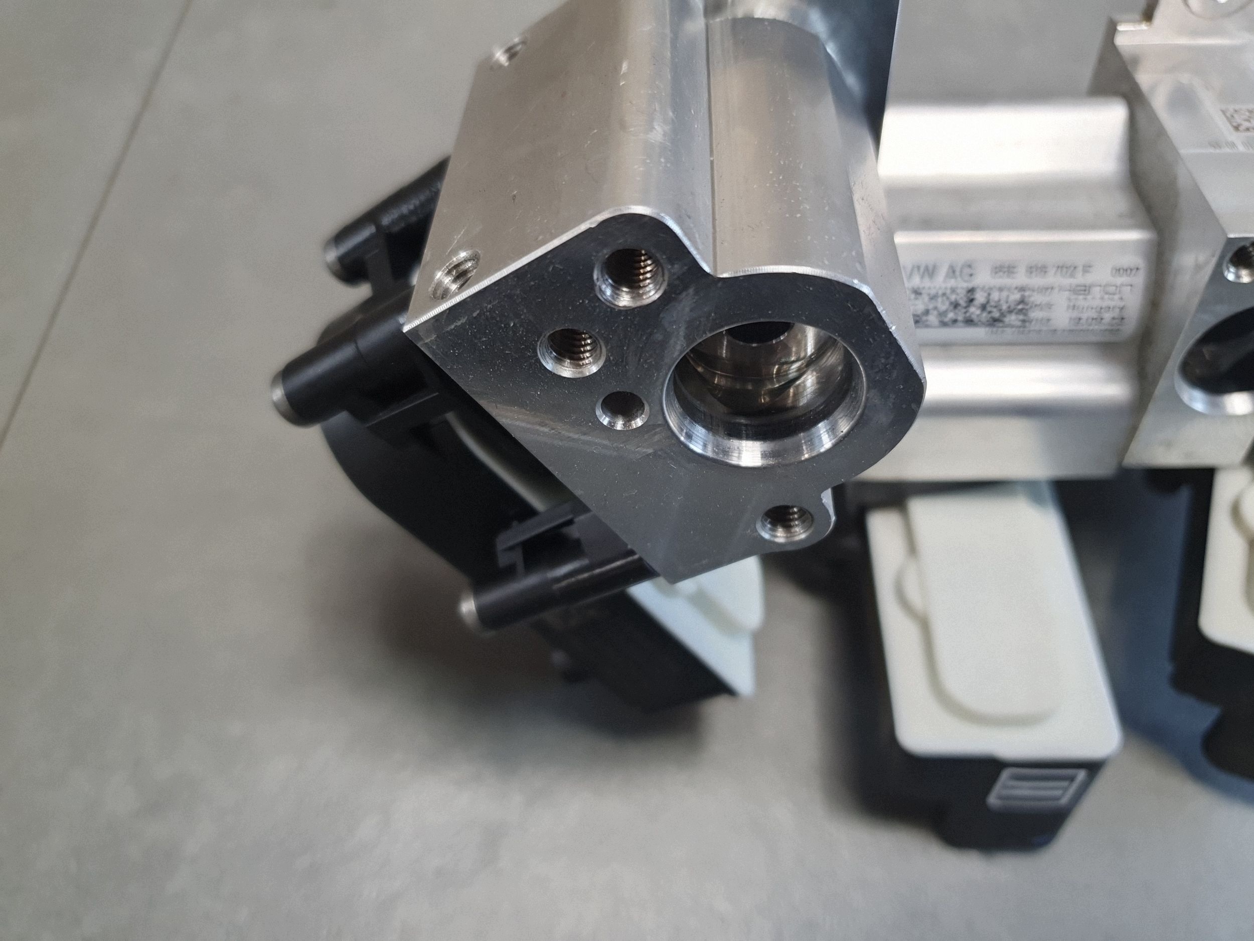 Audi SQ6 e-tron sensor rozprezny klimaanlage 85E816682K 85E816702F