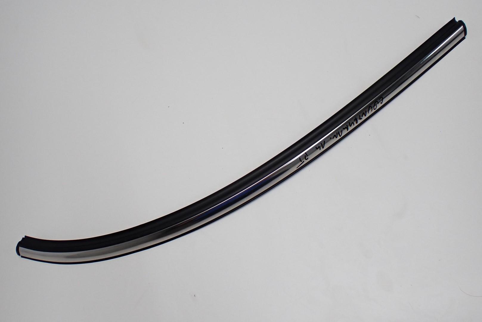 LISTWA OSŁONA SZYBY PRAWY TYŁ CHROM COUNTRYMAN R60