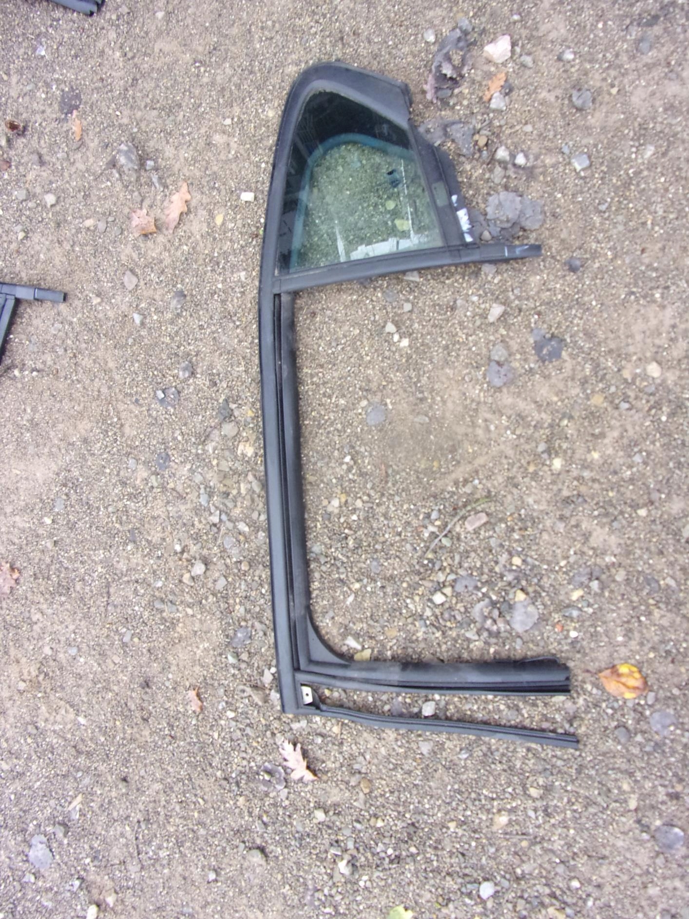 FORD FOCUS MK4 USZCZELKA SZYBA TYŁ TYLNA LEWA