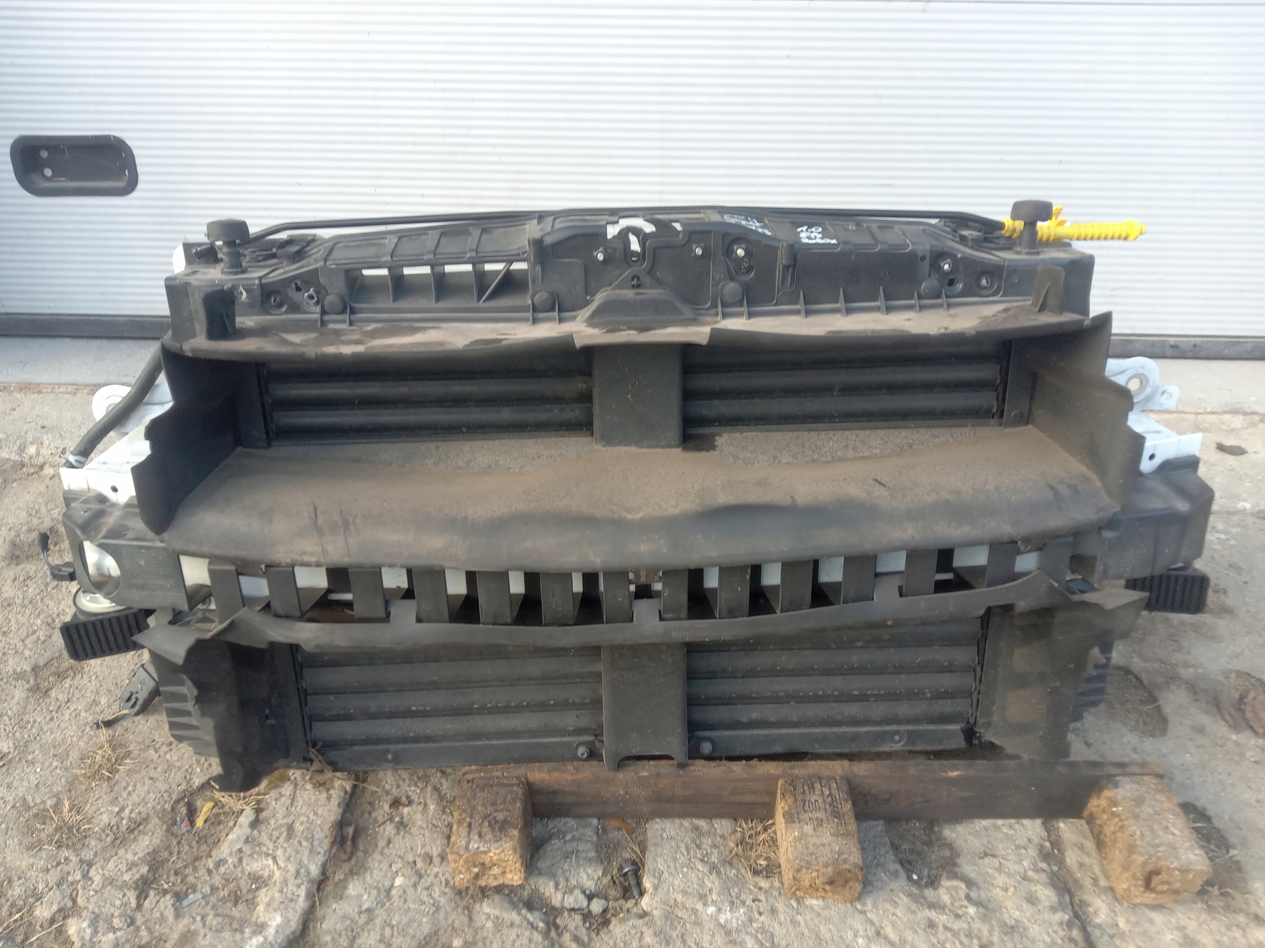 FORD FOCUS MK4 MASKA ZDERZAK PRZÓD CHŁODNICE 1.0 Typ samochodu Samochody osobowe