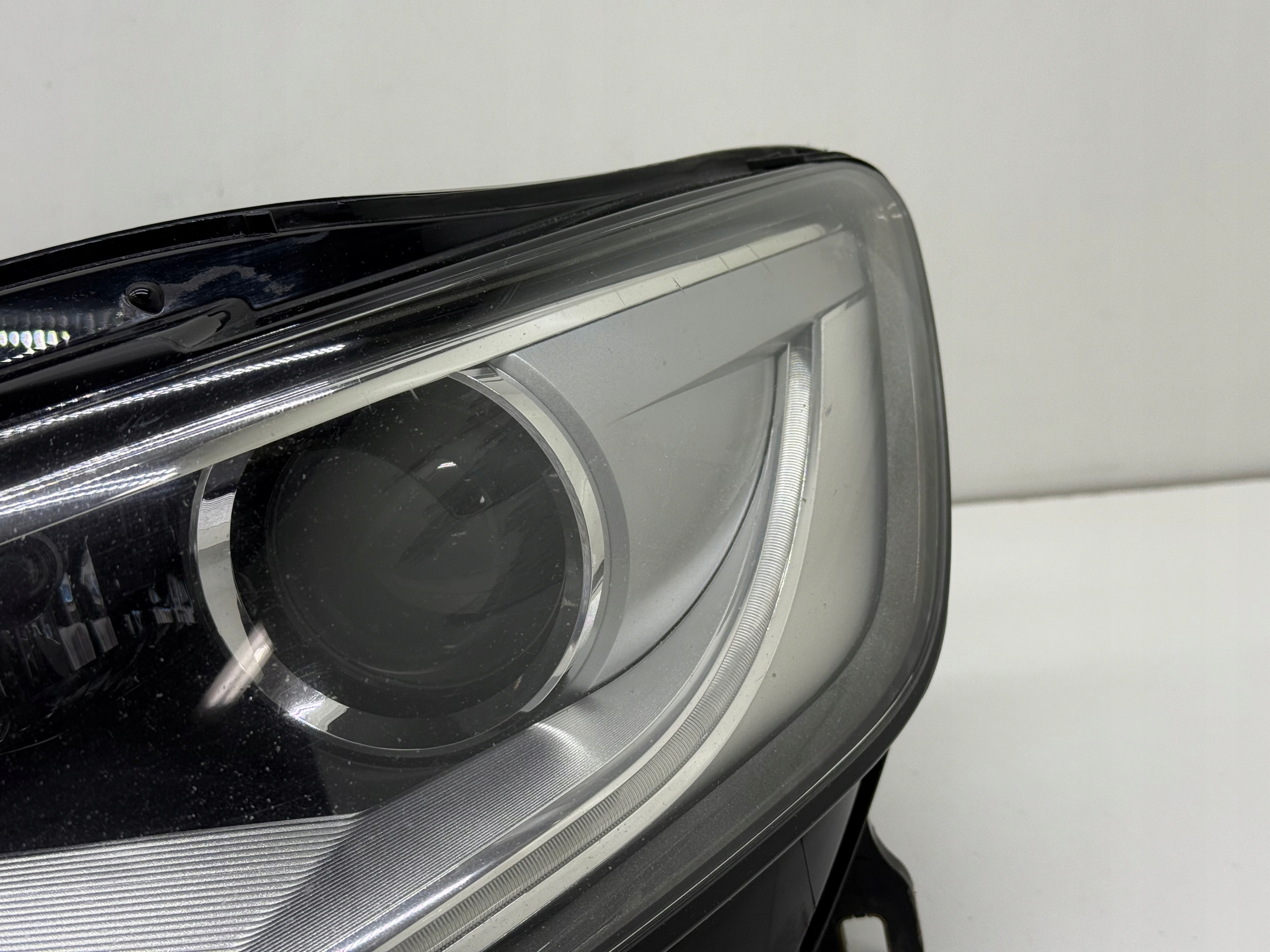 AUDI A6 C7 light reflektor left front BI-XENON XENON original!