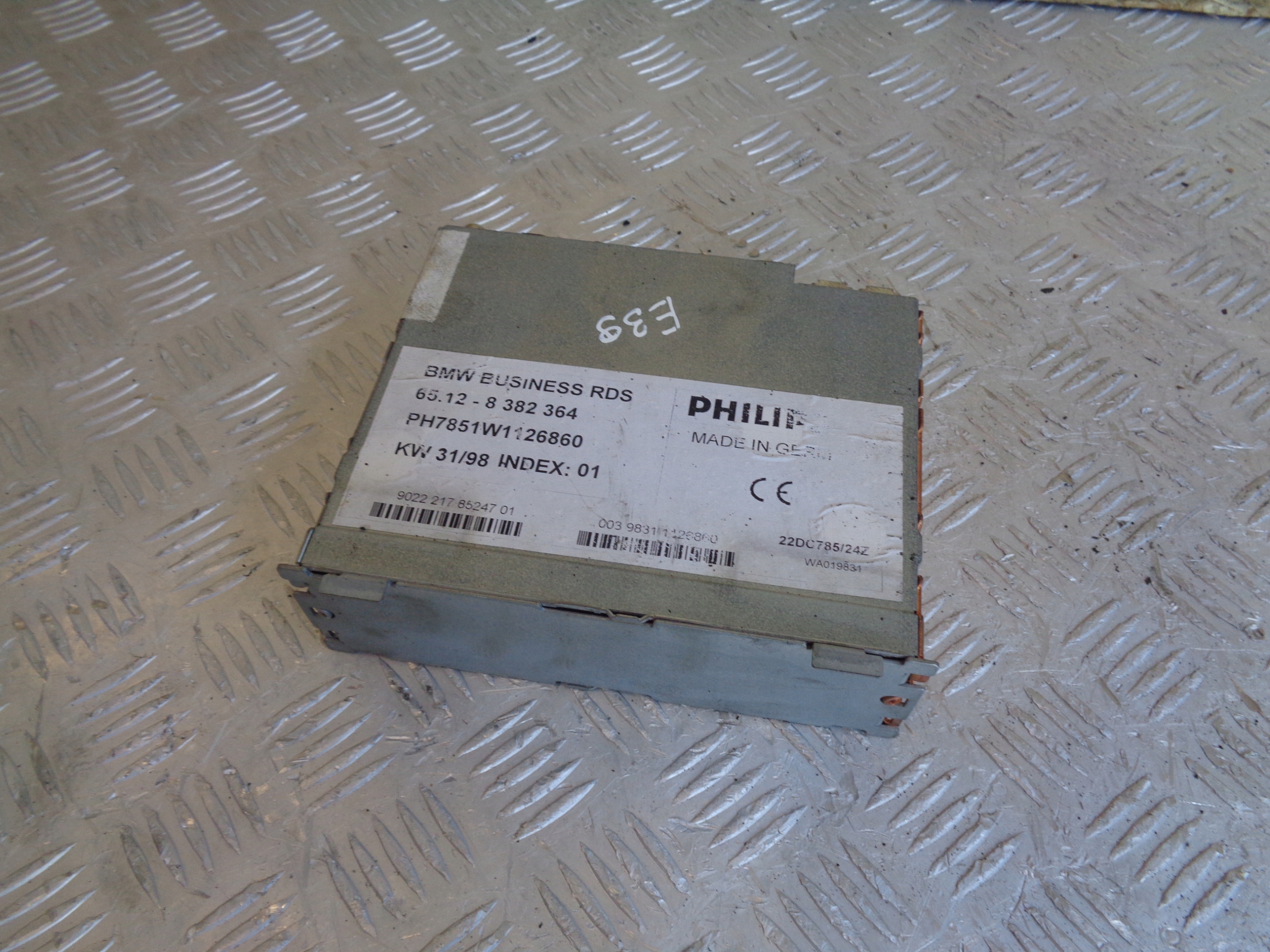 65128382364 - БУ радіоприймача антени BMW E39 95-