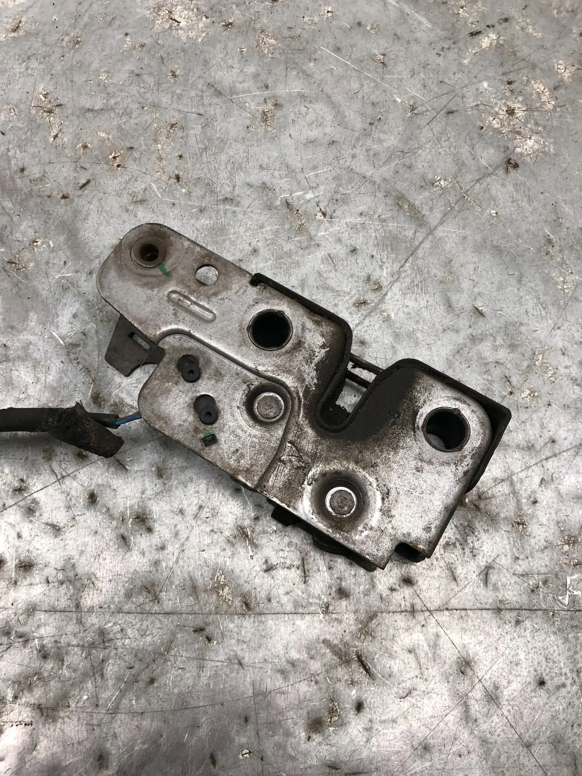 lock RYGIEL bonnets VW GOLF VI KOMBI 5K1823509