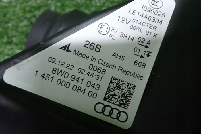 AUDI A4 B9 BI XENON 15-19 reflektor left light left 8W0941043