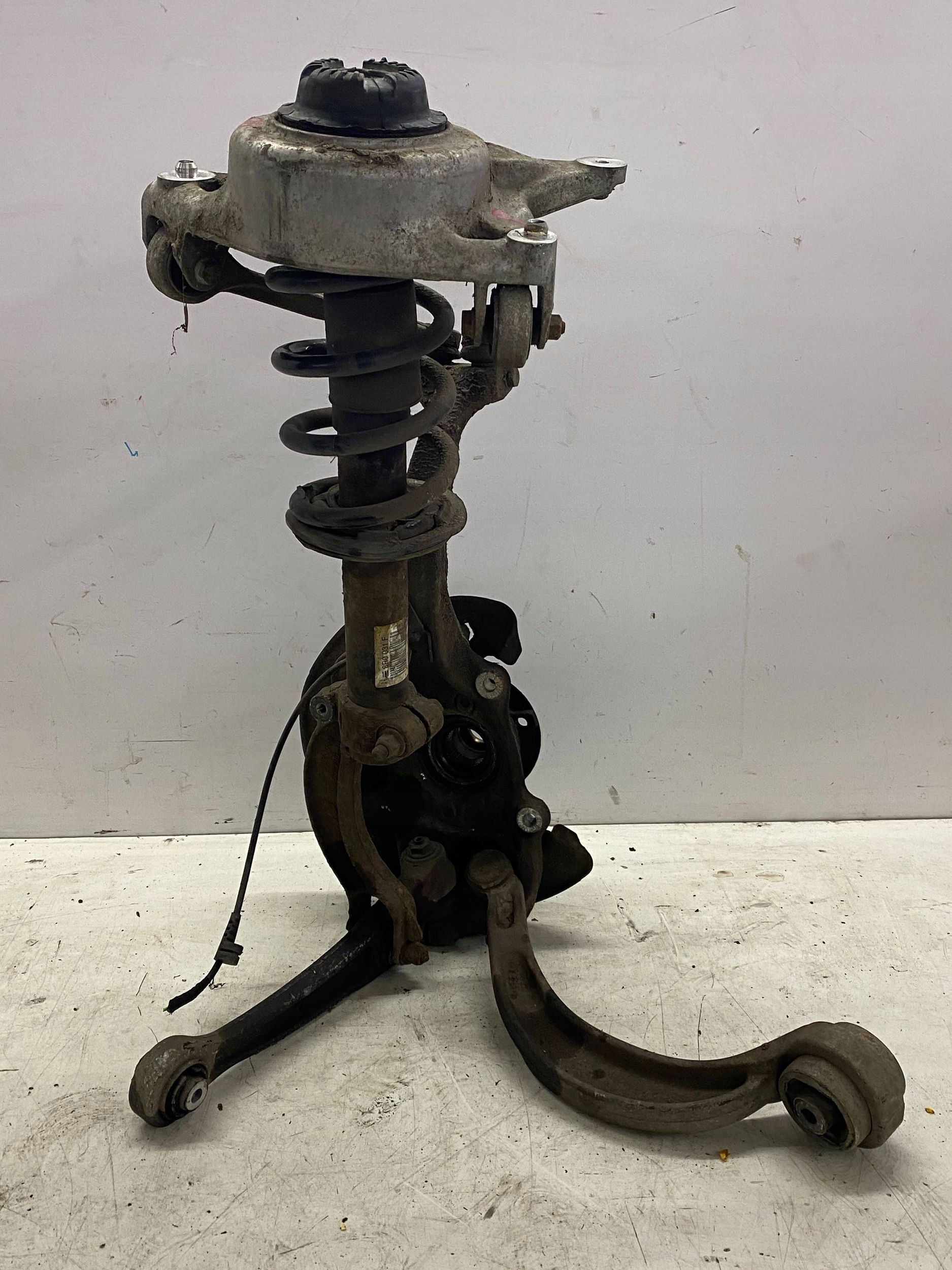 AUDI Q5 8R 2.0 TDI McPherson shock absorber swing arm right front