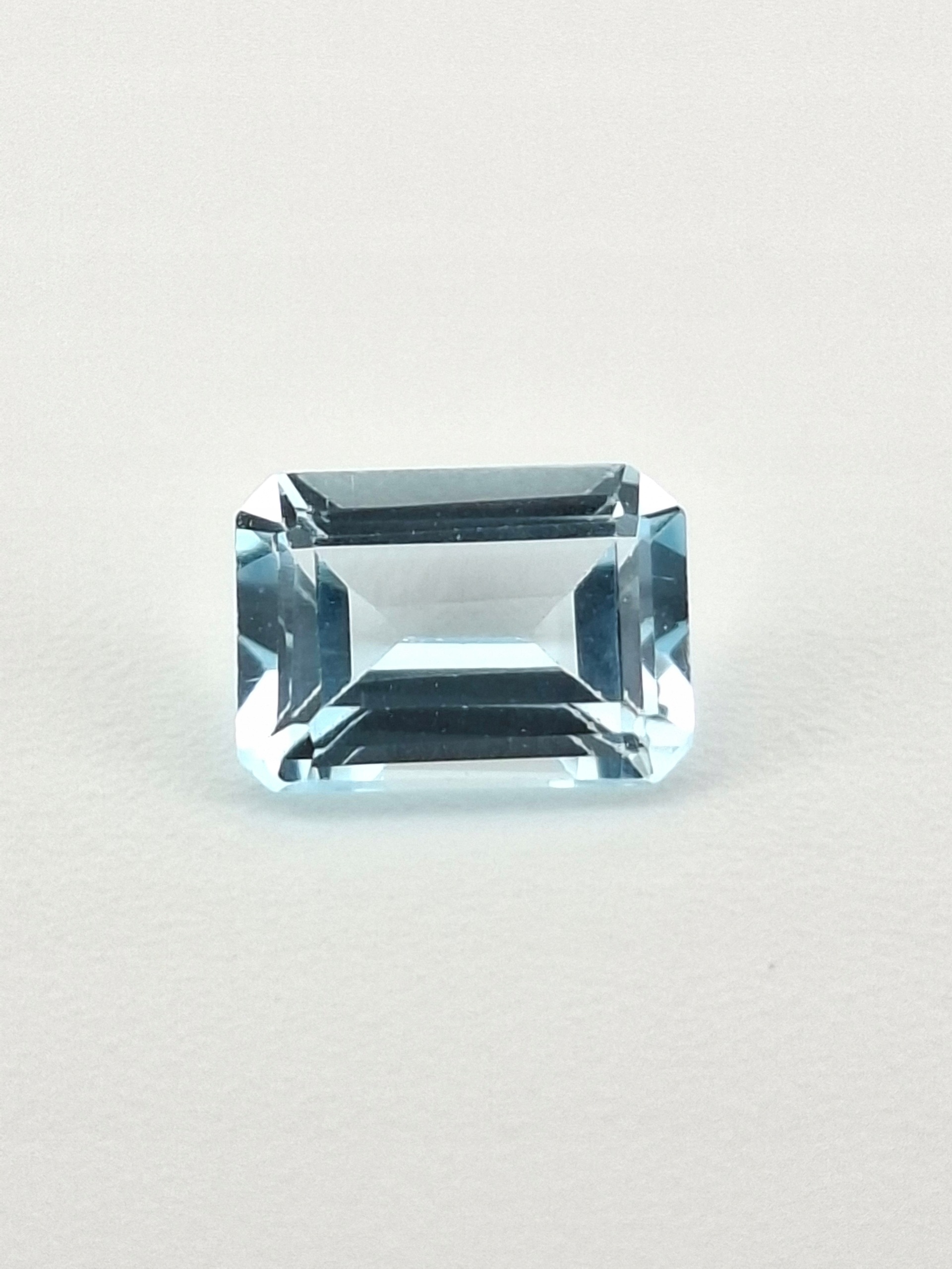 Přírodní akvamarínový oktagon 5 x 7 mm