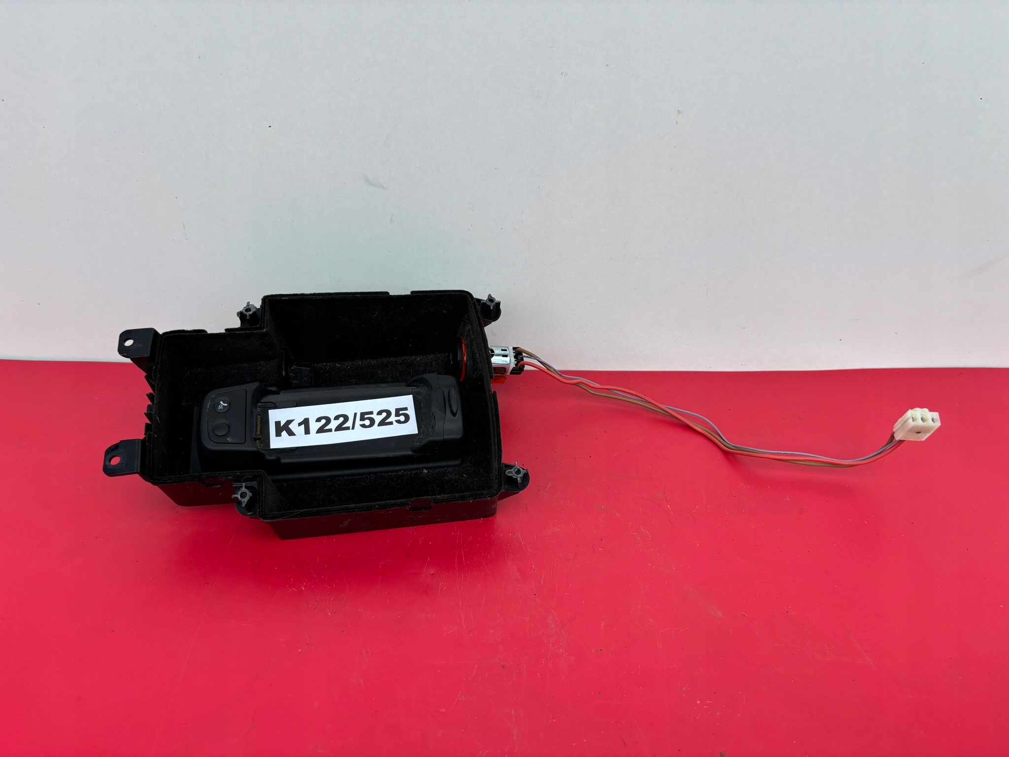 AUDI A4 B8 A5 8T passenger compartment TUNEL bracket for TELEFON 8K0864981F K122/525