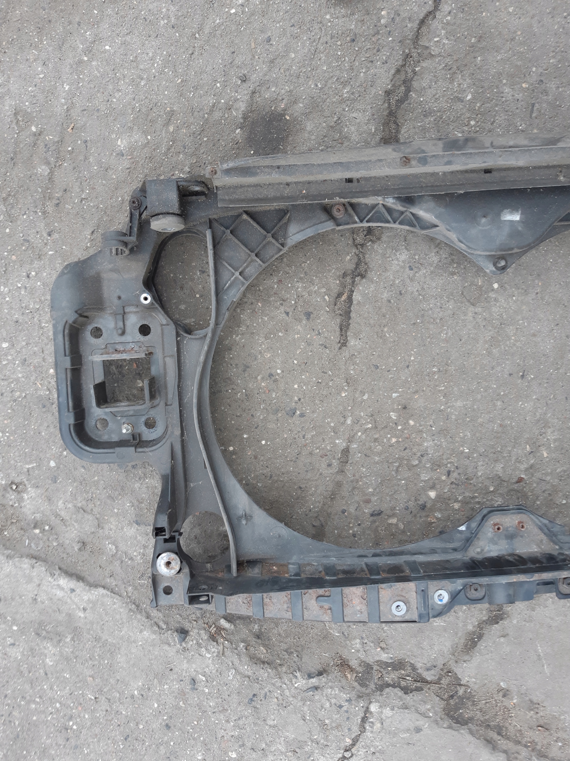 AUDI A6 C6 2.7 3.0 TDI support panel for radiators pillar iron frame