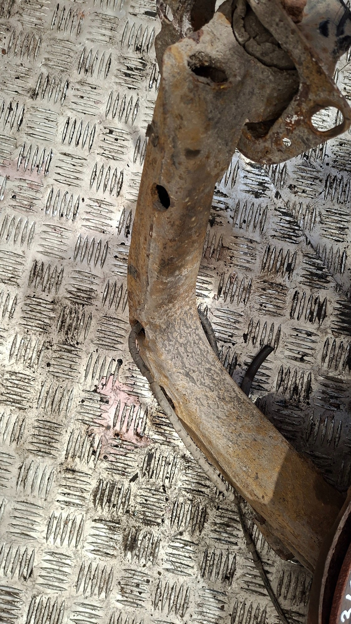 arm swing left rear part BMW E46 1.8