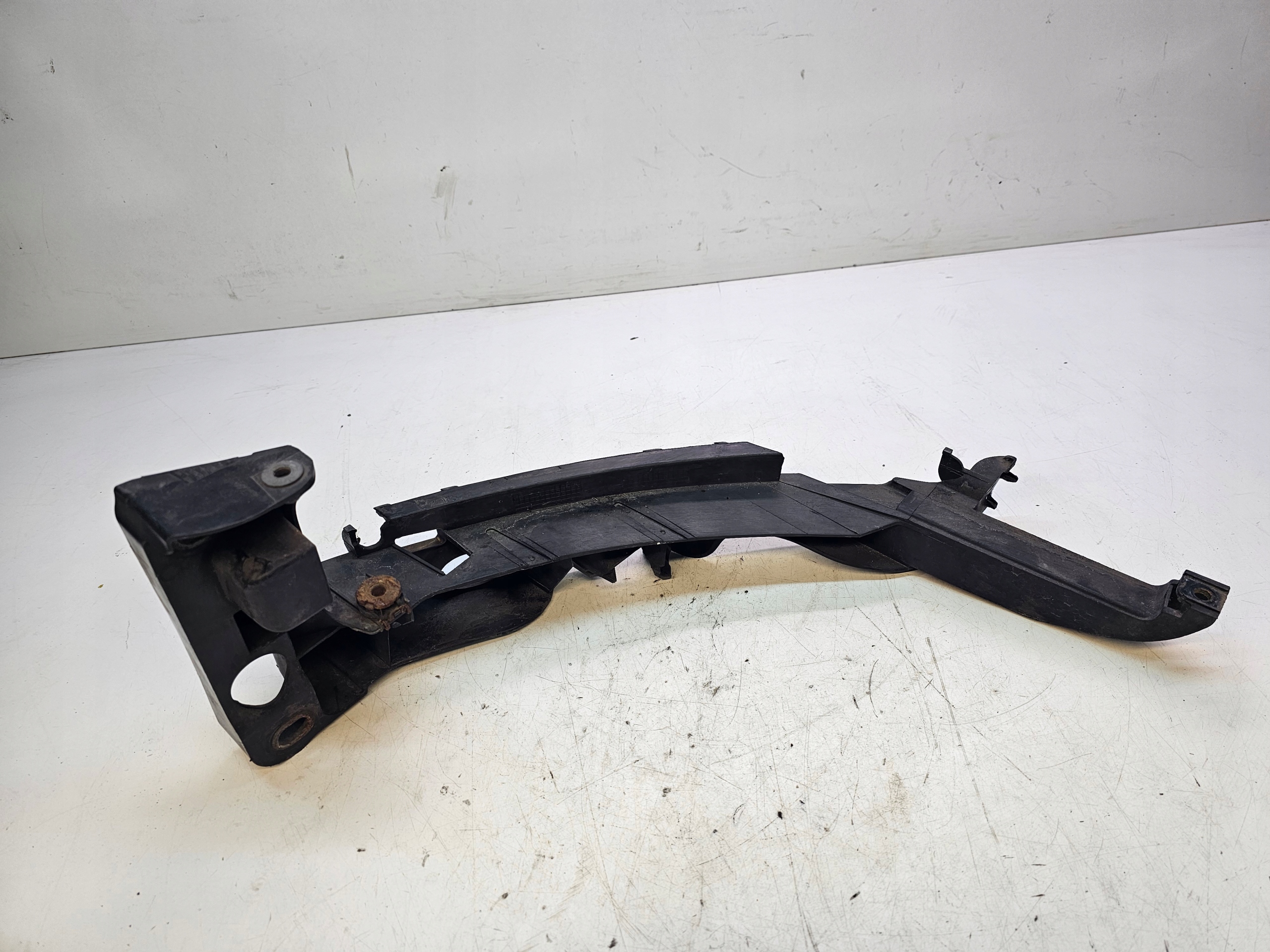 support REFLEKTORA right AUDI A3 8P LIFT 8P0805608