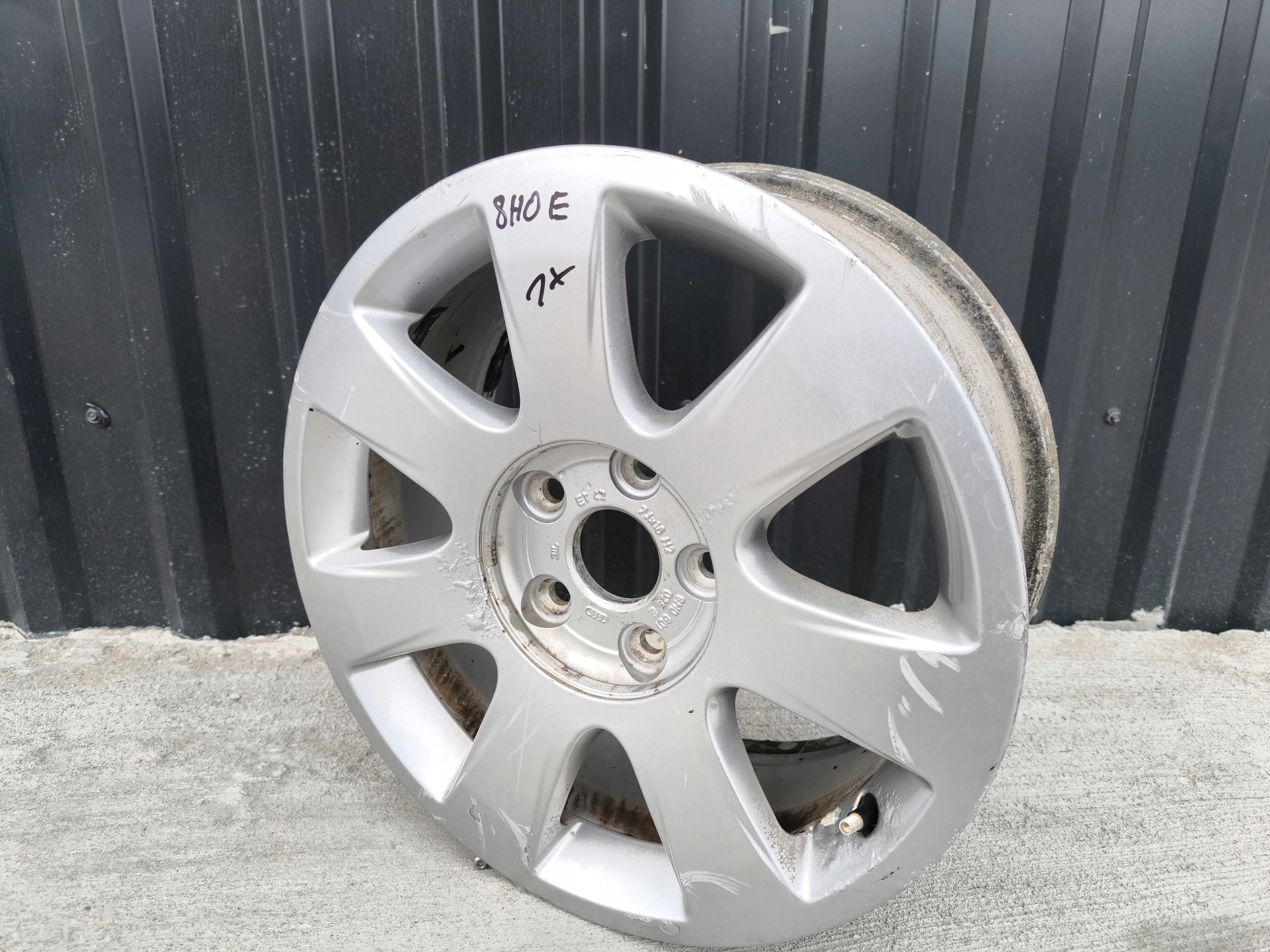 disk hliníkový AUDI A3 A4 A6 7.0J R16 ET42 8H0601025E *1*