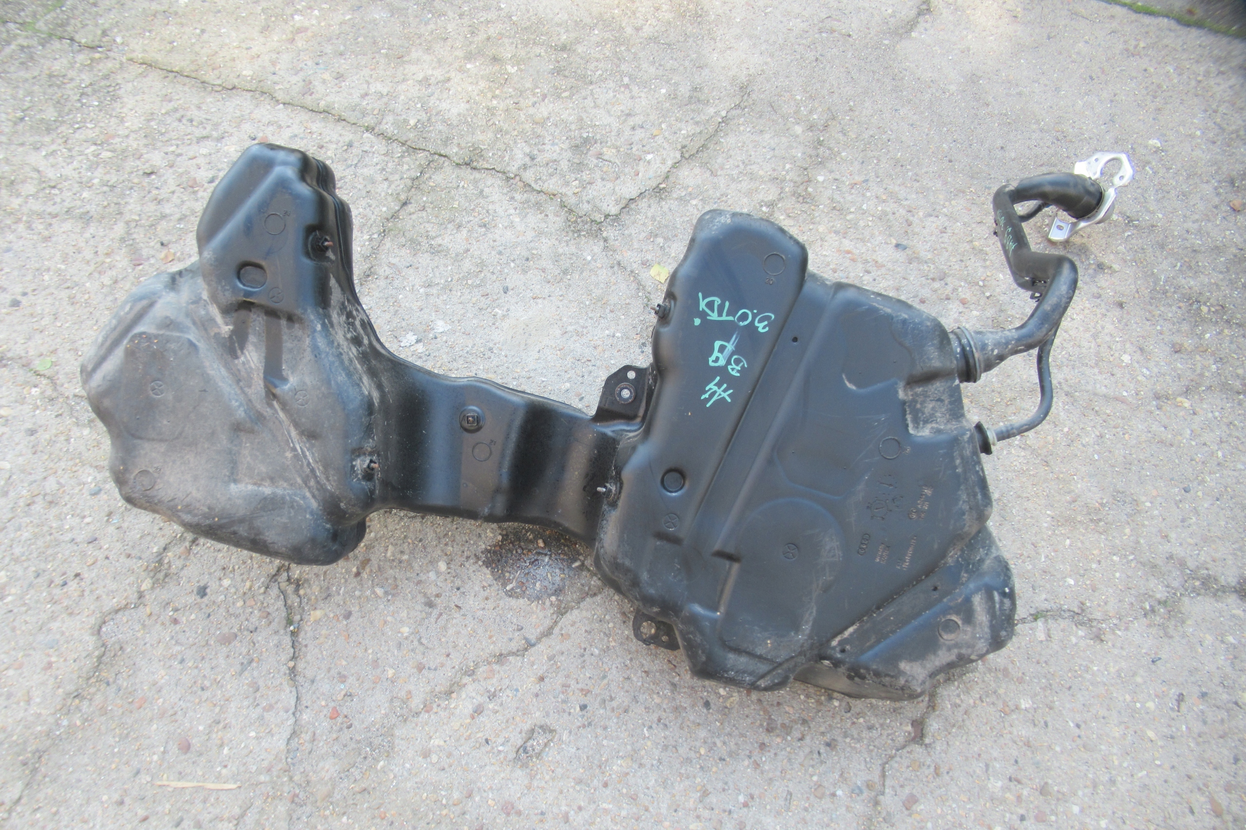 AUDI A4 B9 3.0TDI AVANT tank kraftstofftank