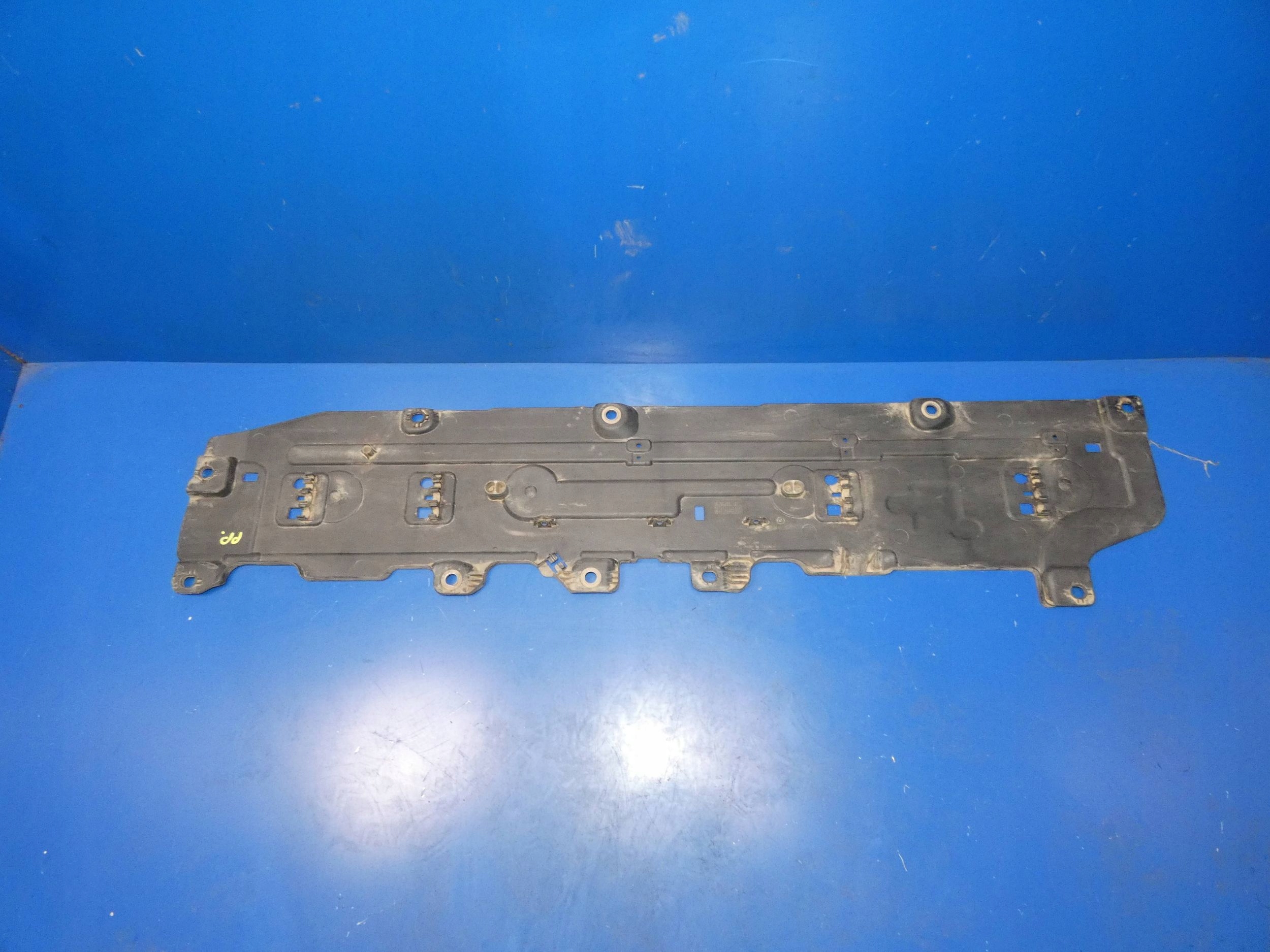 VOLVO XC90 II cover lower chassis right