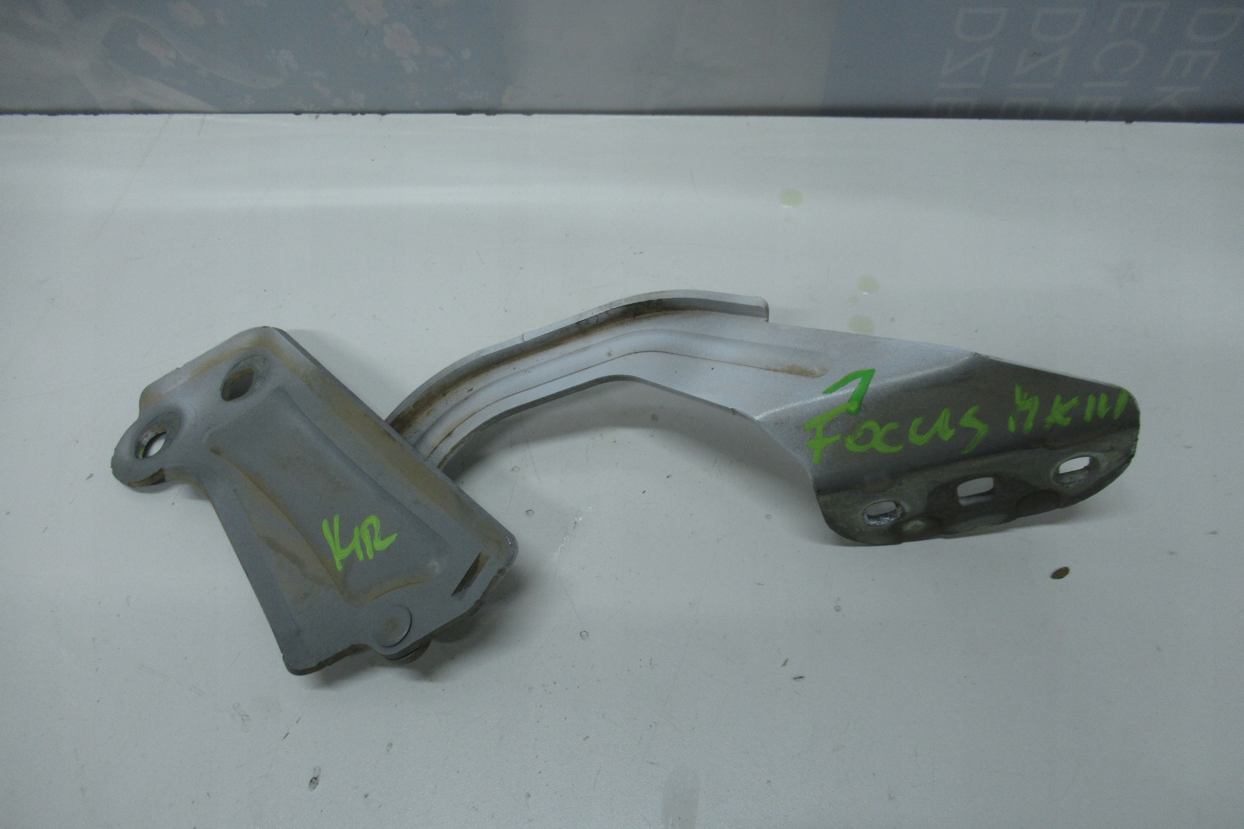 FORD FOCUS MK3 HB 14R hinge bonnets left