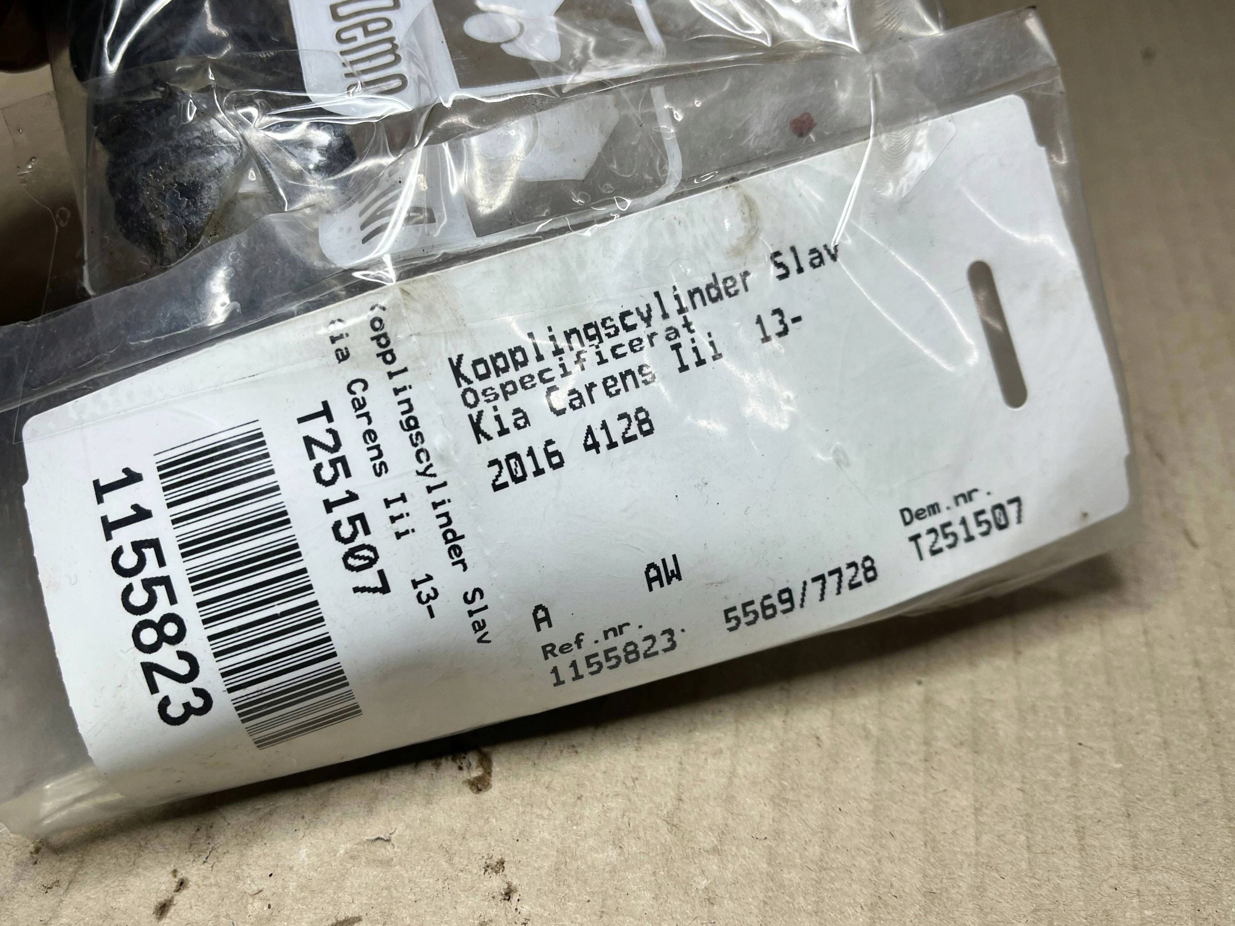 Wysprzeglik KIA Carens III 251507
