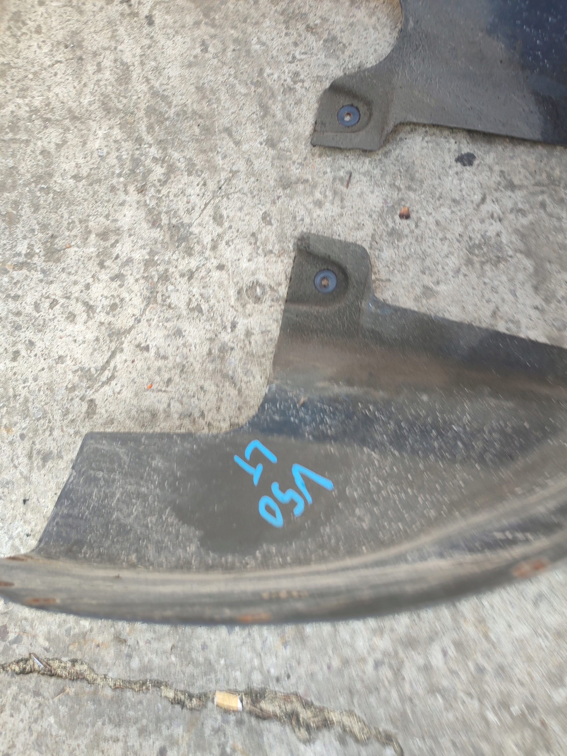mudguard left rear part left rear. VOLVO V50
