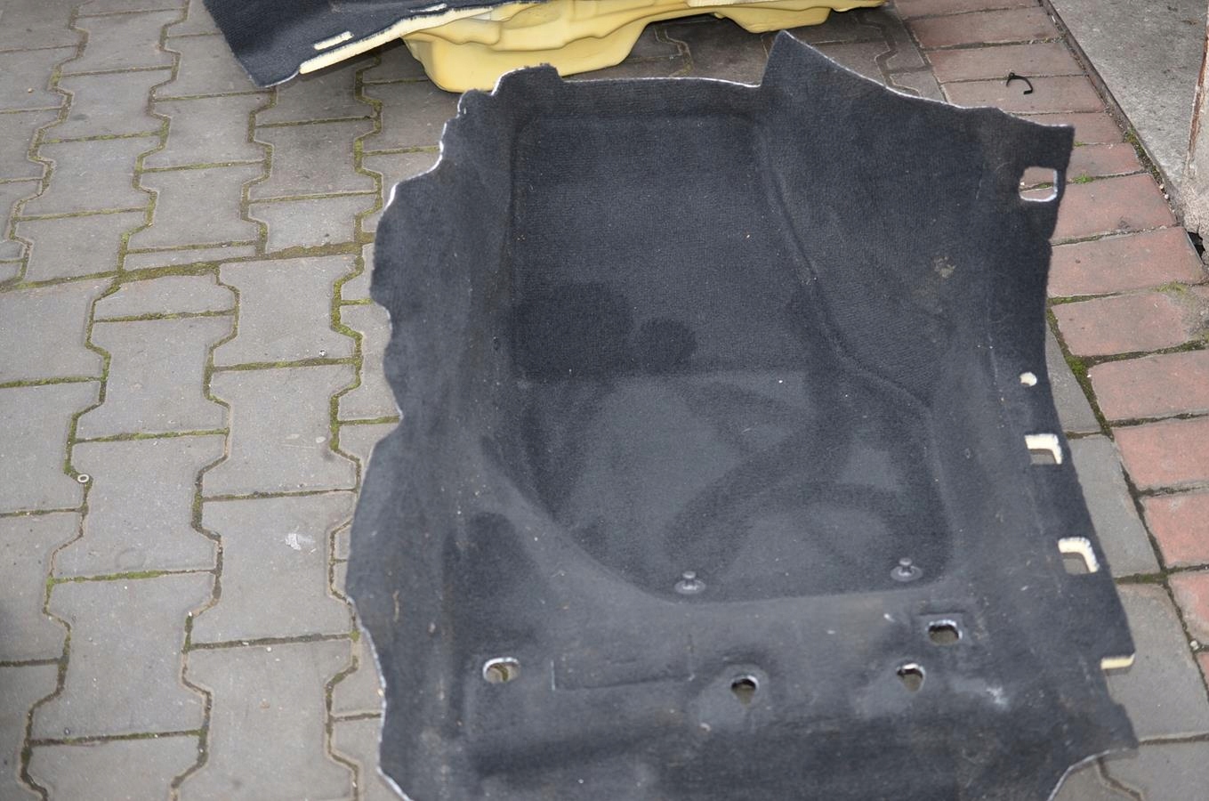 mats right front Volvo V40 II lift