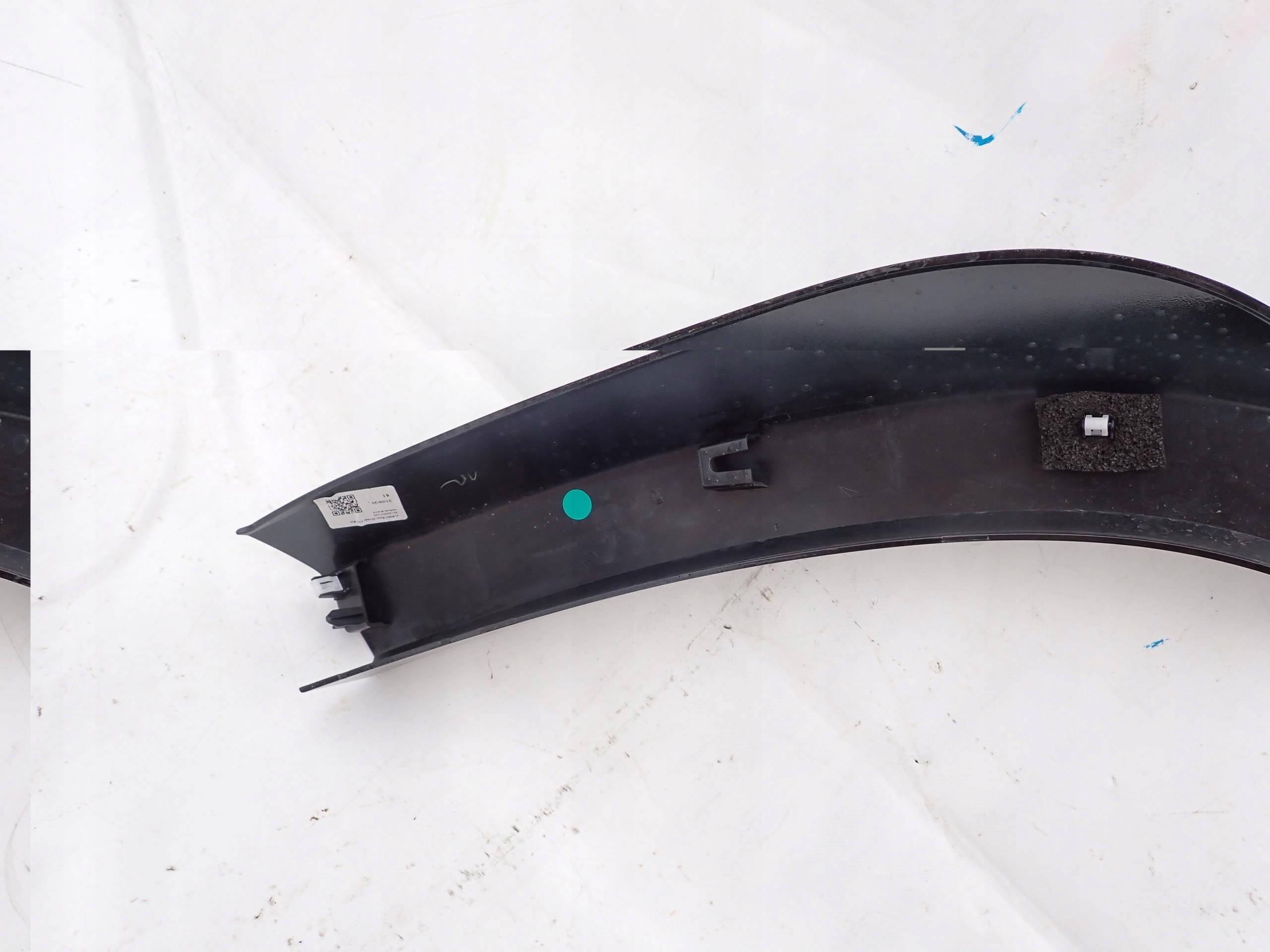 LAND ROVER DEFENDER II 20- moulding right rear part