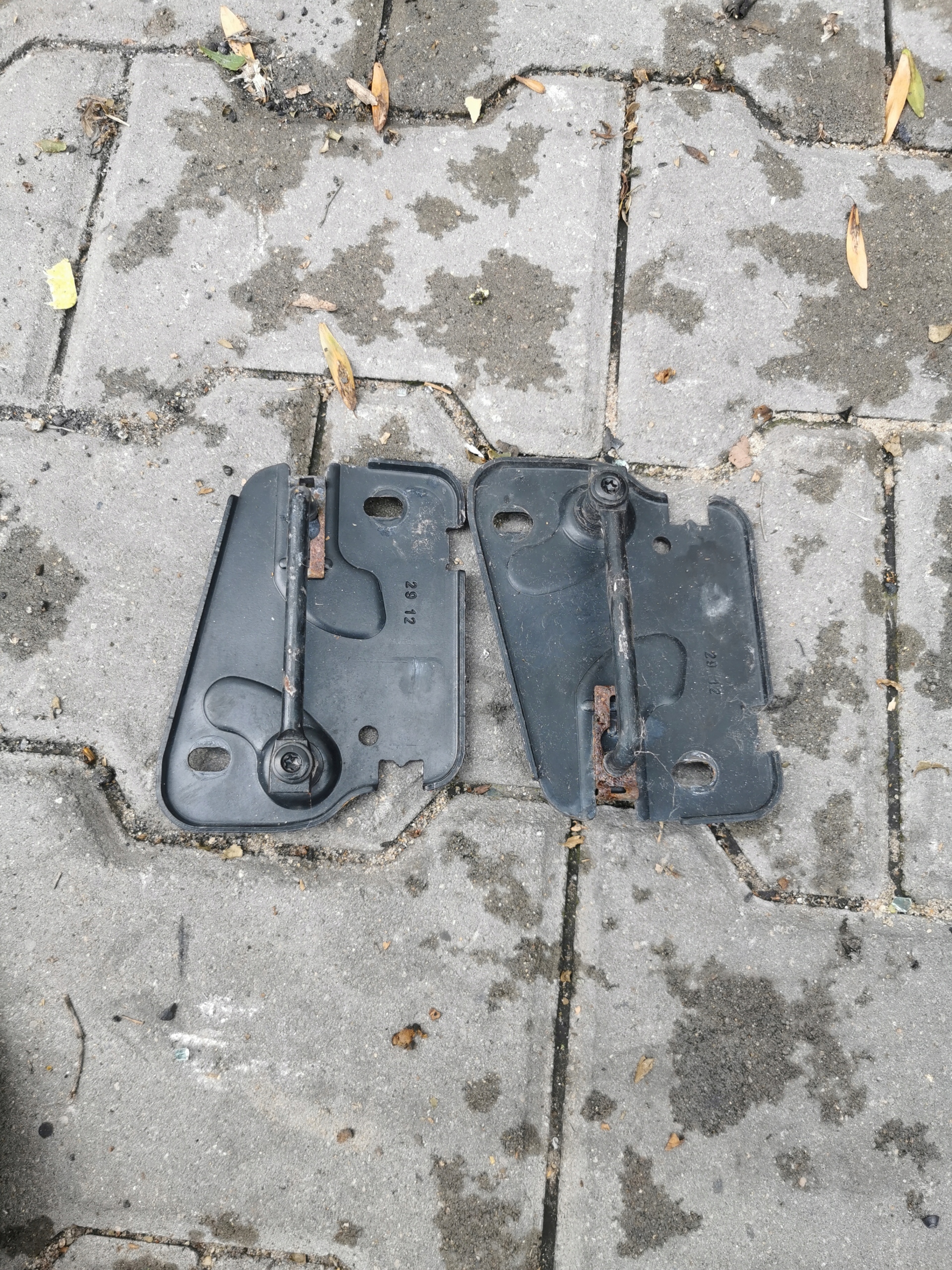 ЗАМОК КАПОТУ AUDI A3 8Vv0823185bv0823186b