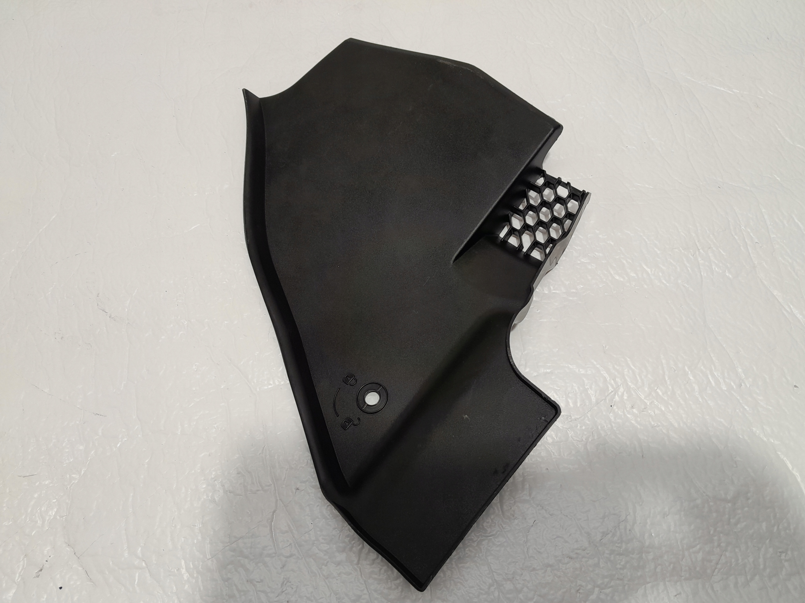 BMW X3 G01 LCI cover under the window left 7399017