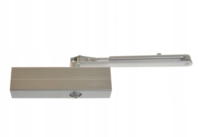 Samozamykacz Assa-Abloy DC140 z ramieniem srebrny