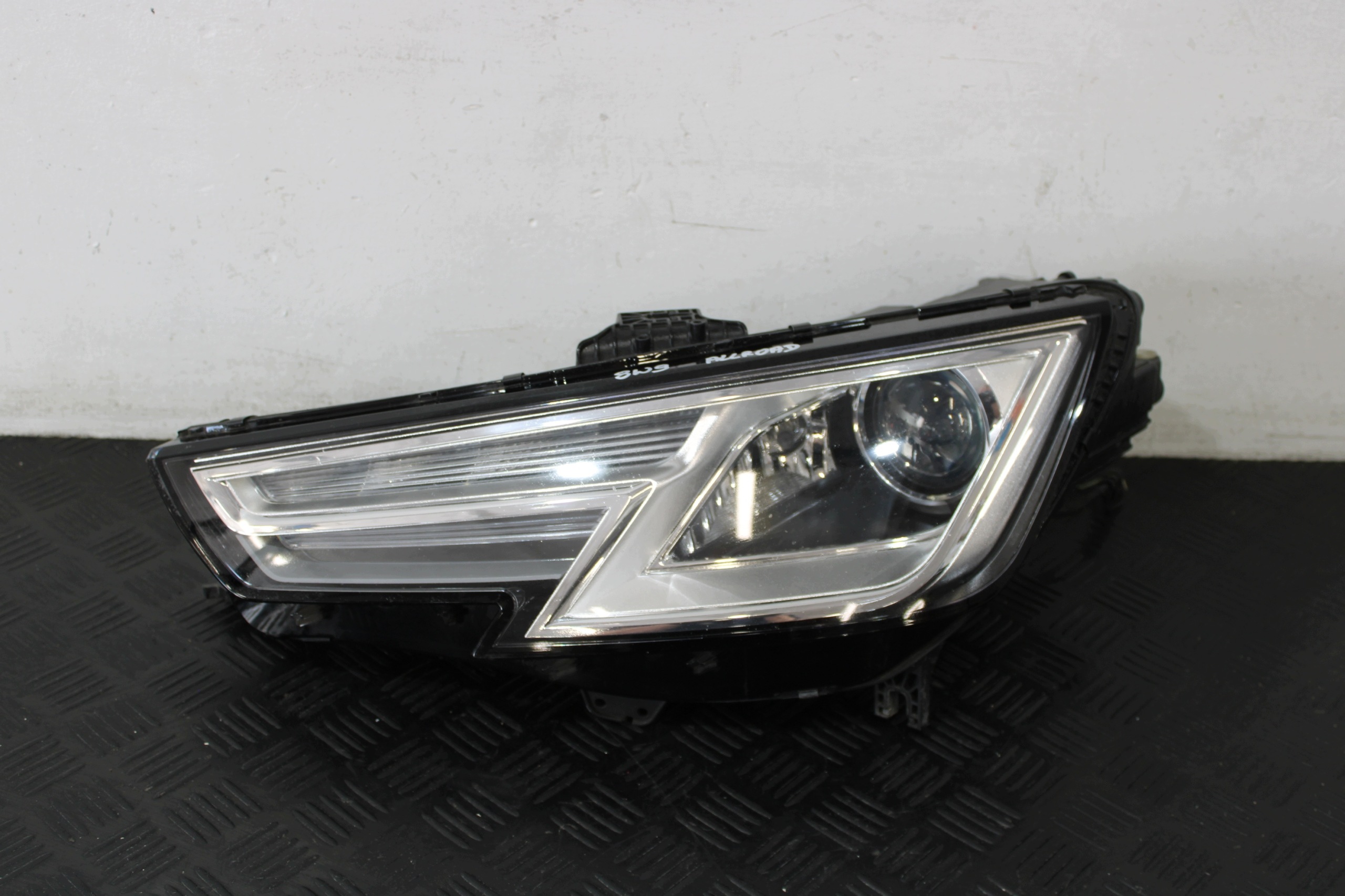 light left front left front LED 8W0941005 AUDI A4 B9 8W0 8W9