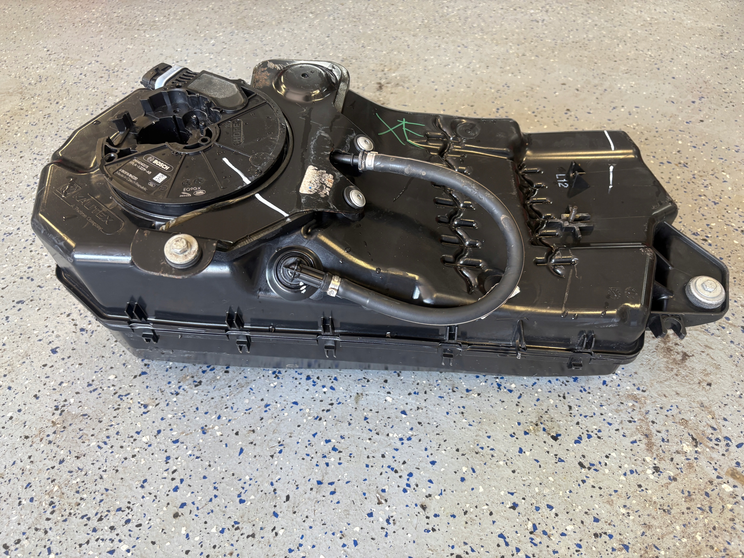 JAGUAR XE serbatoio Pompa ADBLUE JX73-5J228-AC