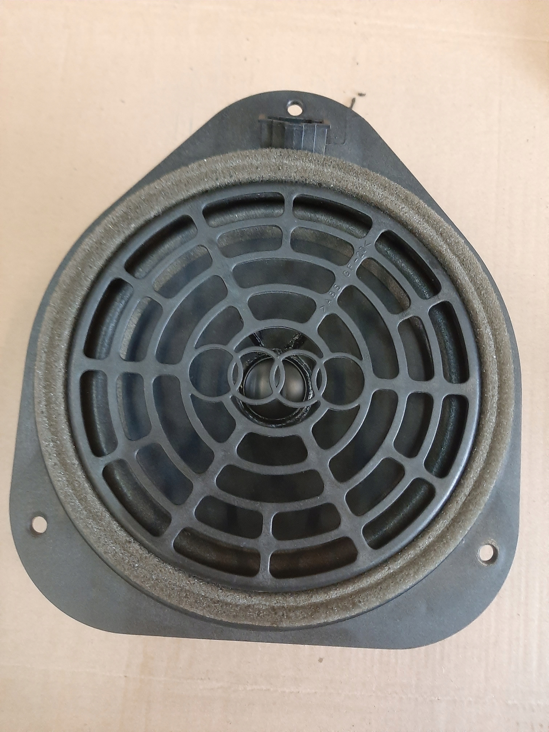 AUDI A5 8T speaker bang OLUFSEN rear part 8T0035411A